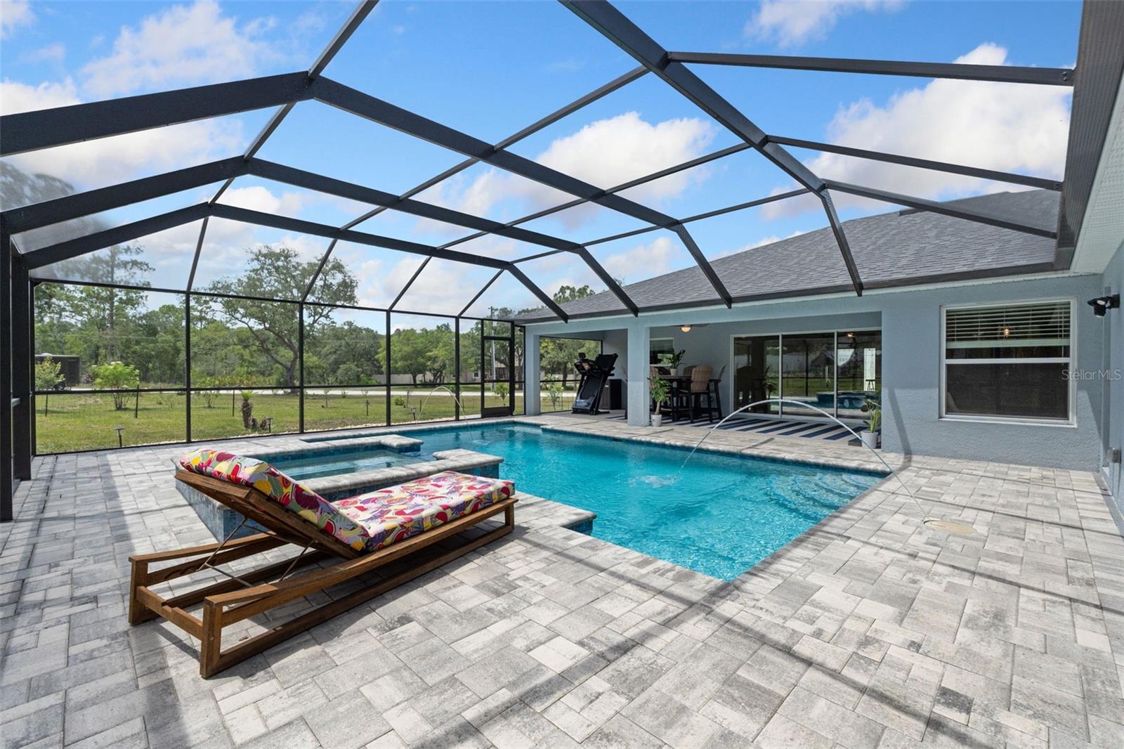 ROYAL HIGHLANDS - Residential