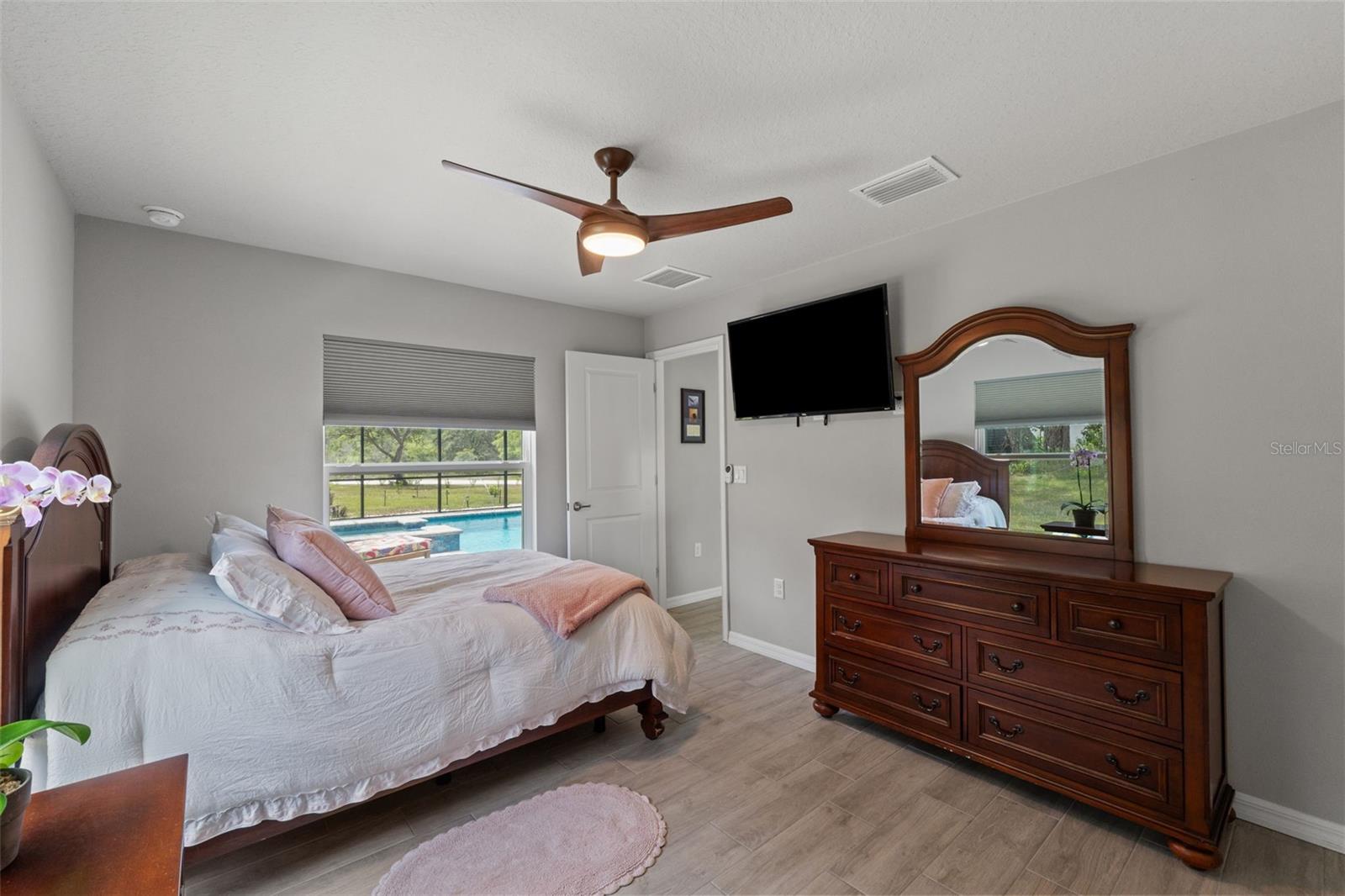 ROYAL HIGHLANDS - Residential