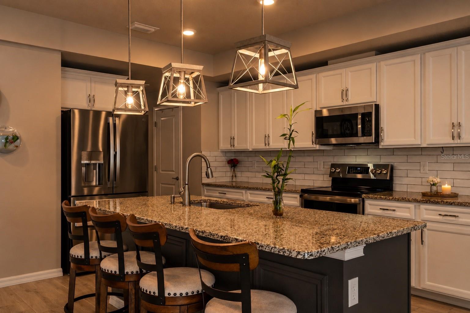 ROYAL HIGHLANDS - Residential