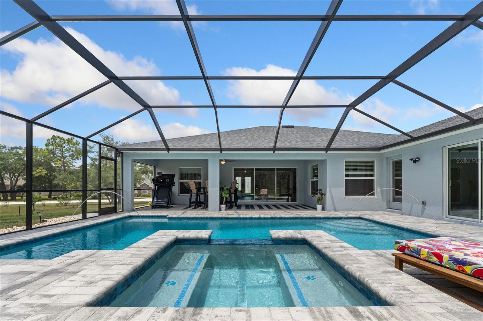 ROYAL HIGHLANDS - Residential