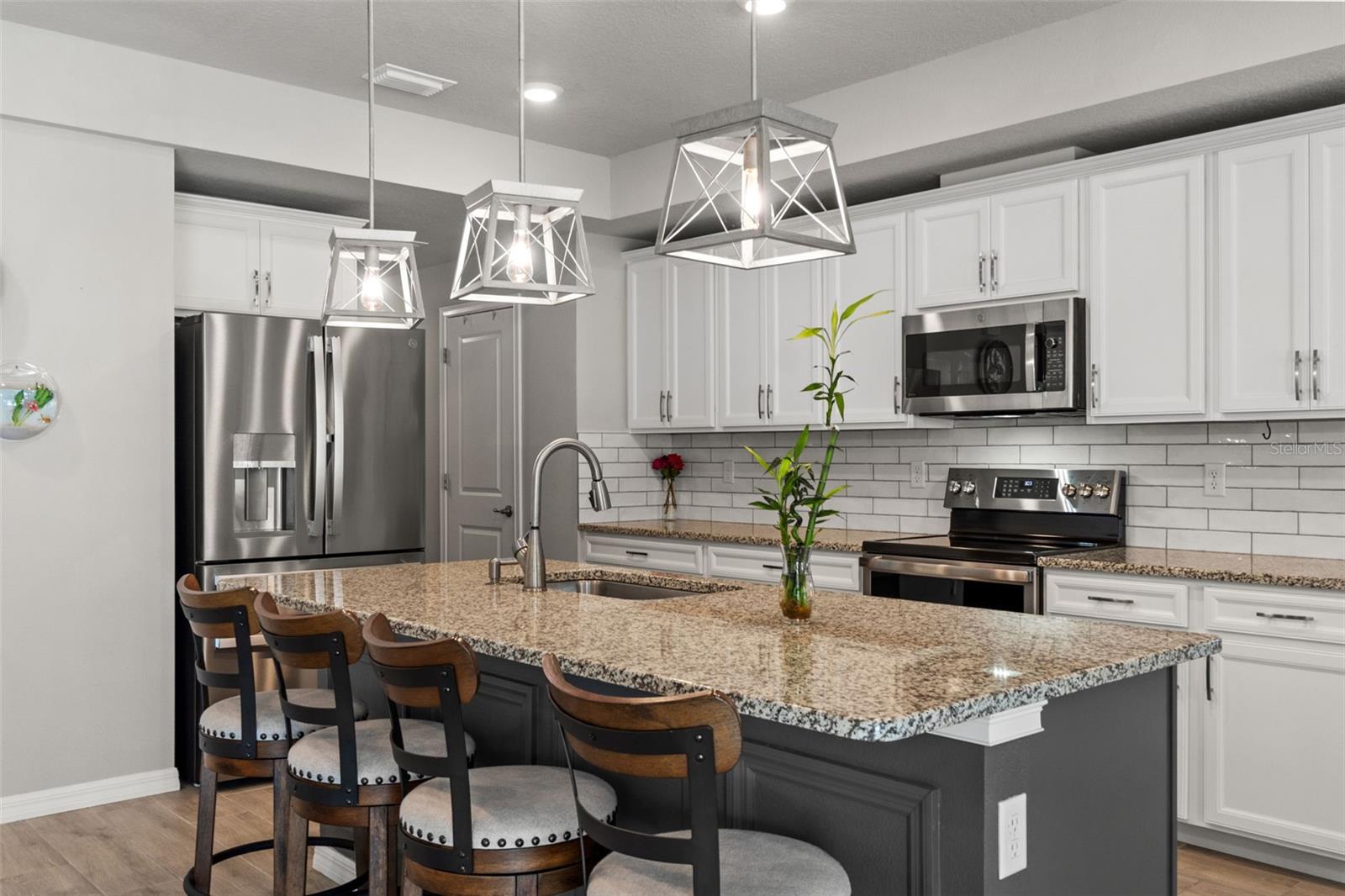 ROYAL HIGHLANDS - Residential
