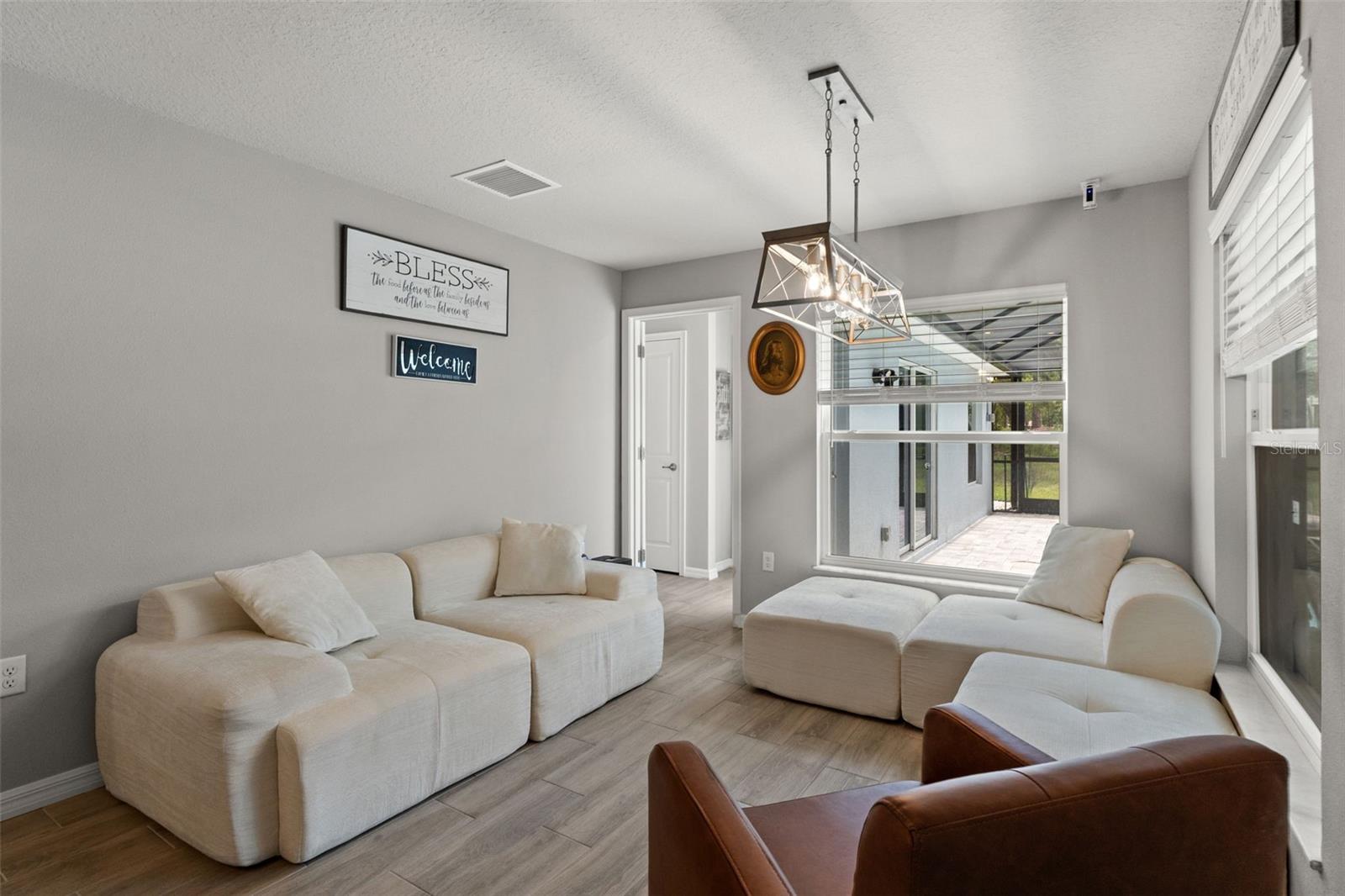ROYAL HIGHLANDS - Residential