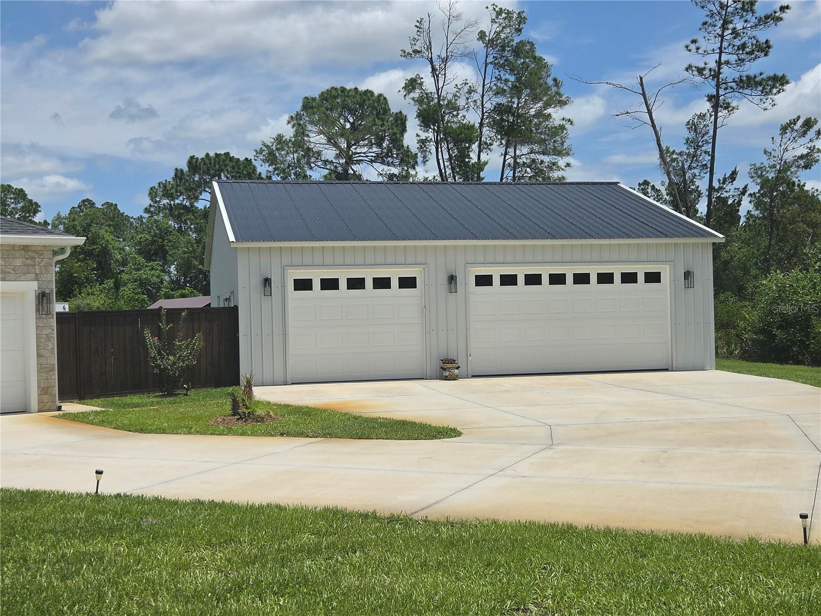 ROYAL TRAILS - Residential