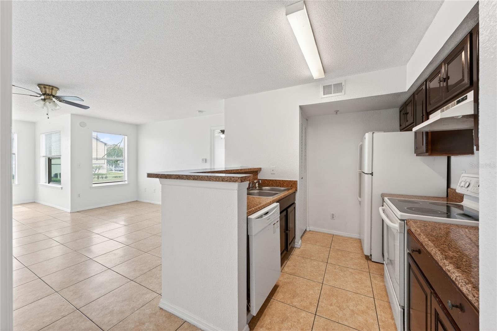 VILLAS DEL SOL AT KISSIMMEE CONDO - Residential