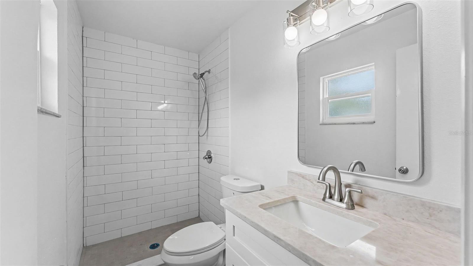 HIGHLAND GRVS - Residential
