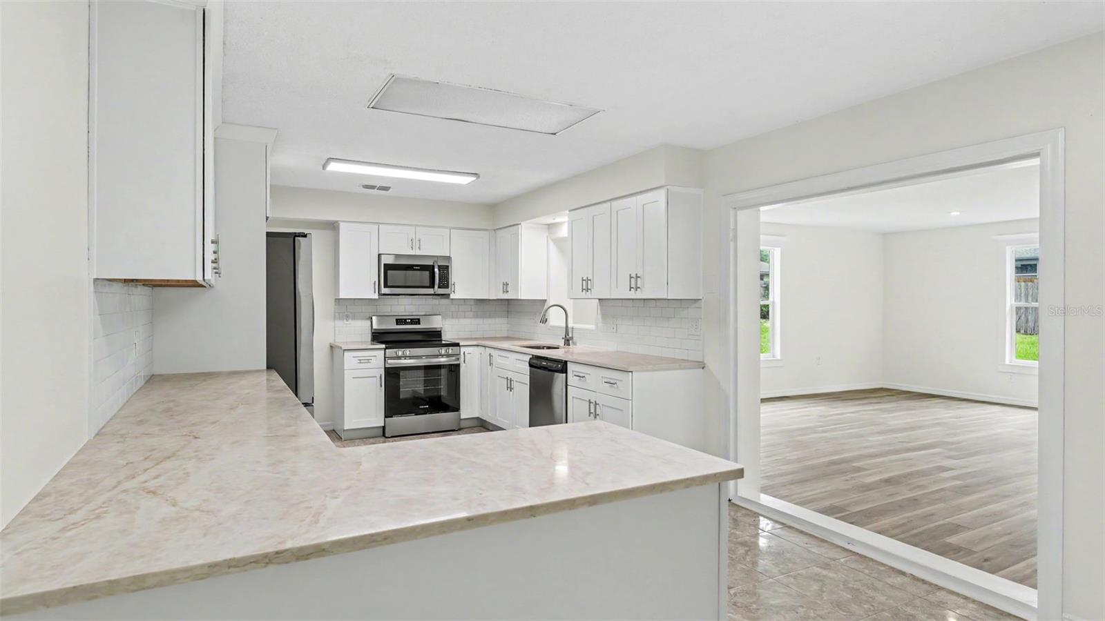 HIGHLAND GRVS - Residential