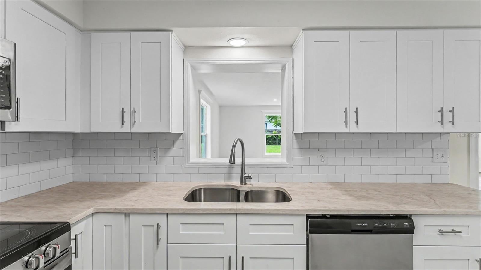 HIGHLAND GRVS - Residential