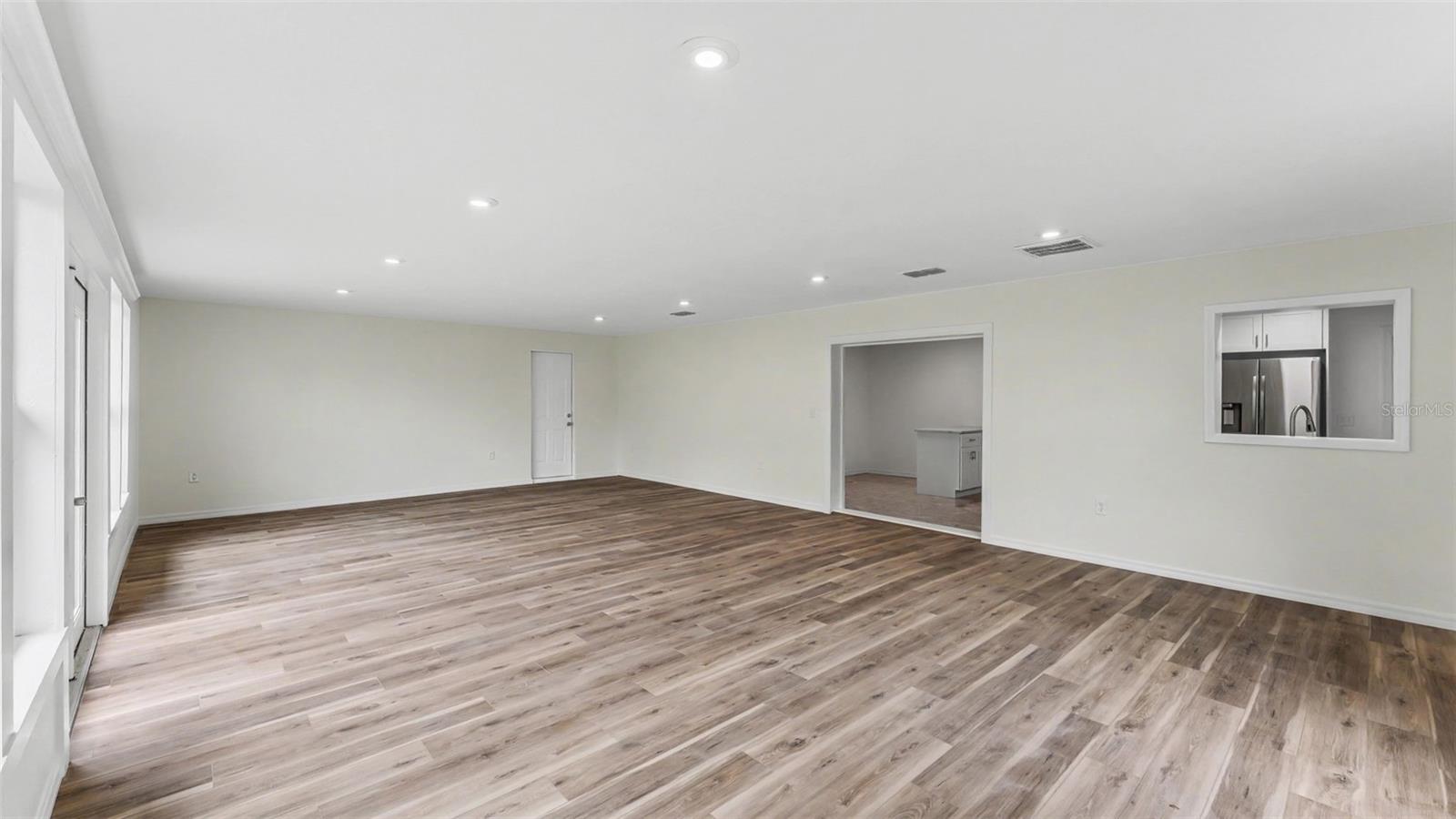 HIGHLAND GRVS - Residential