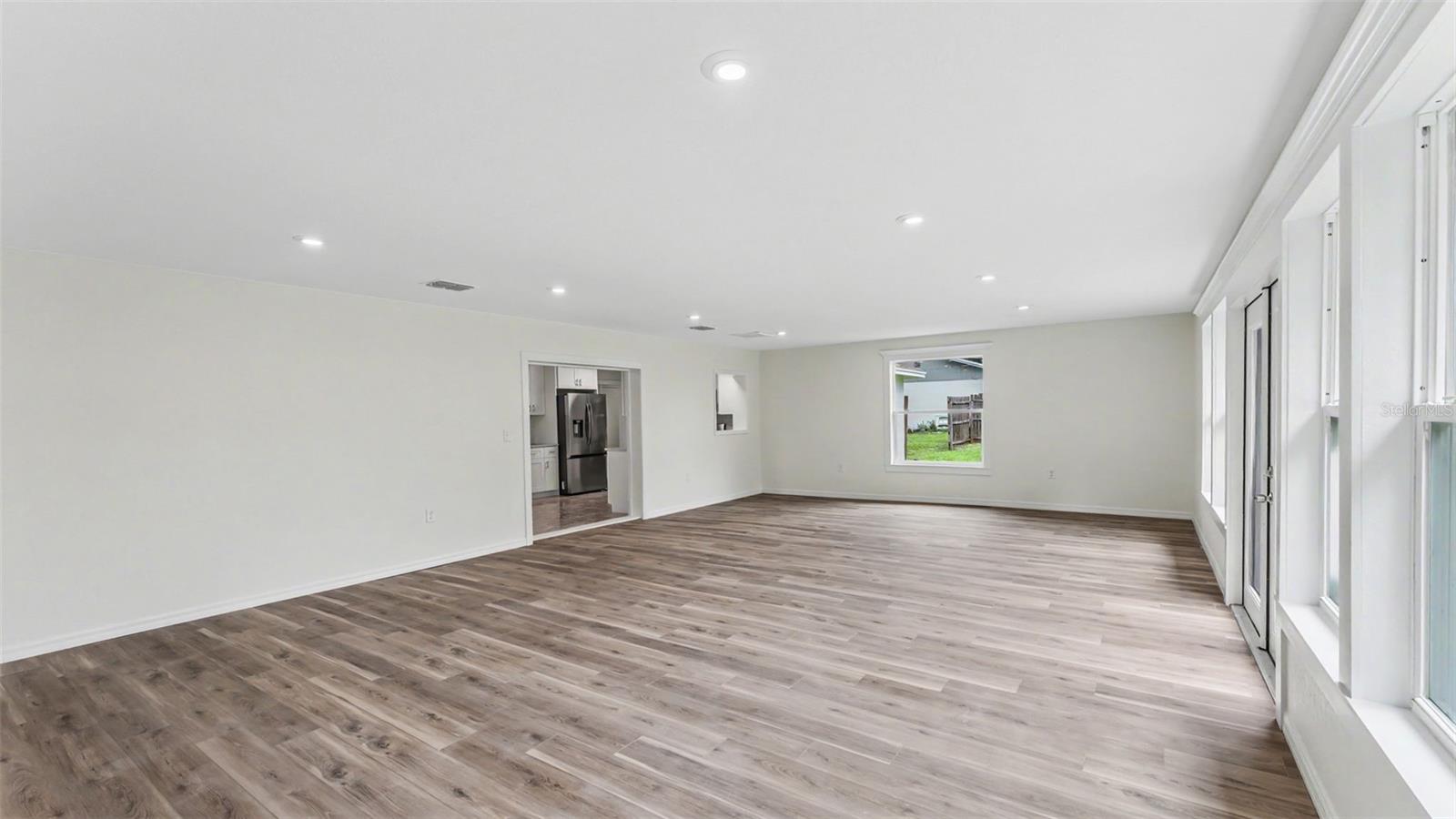 HIGHLAND GRVS - Residential