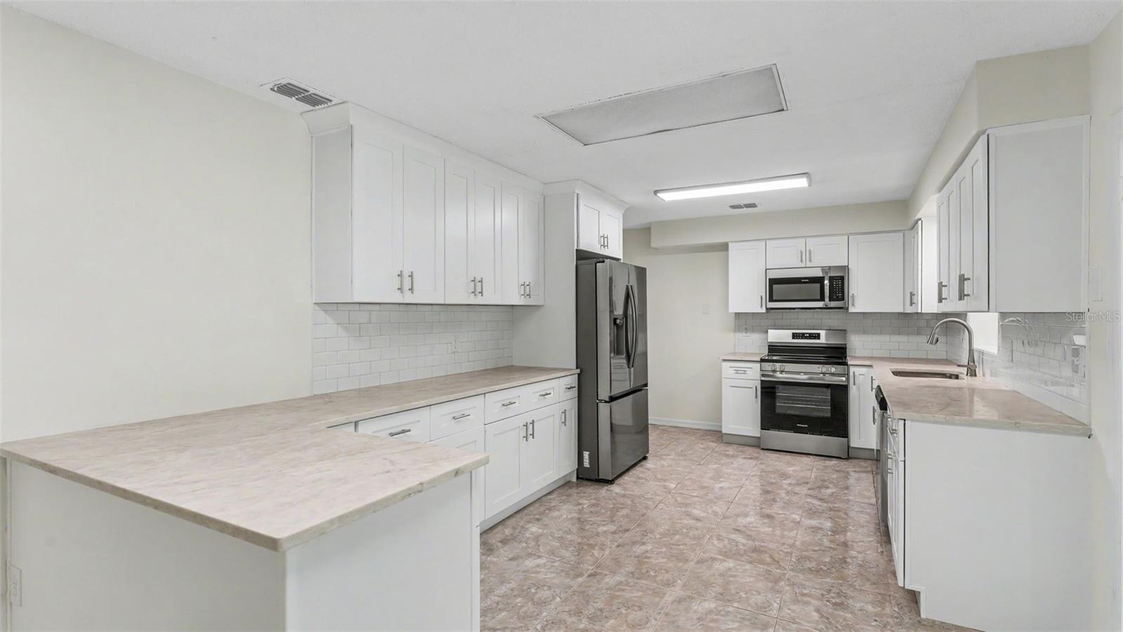 HIGHLAND GRVS - Residential