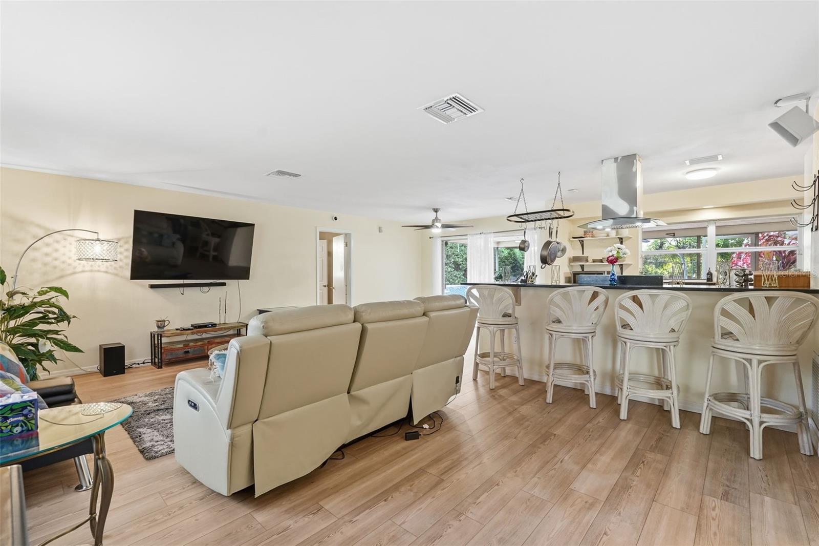 HILLCREST ESTATES - Residential Lease