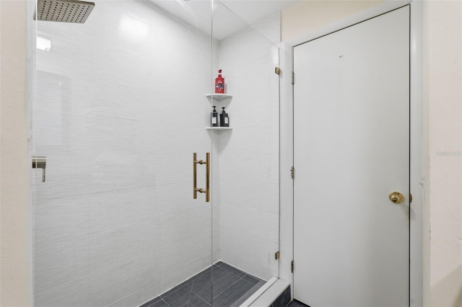 HILLCREST ESTATES - Residential Lease