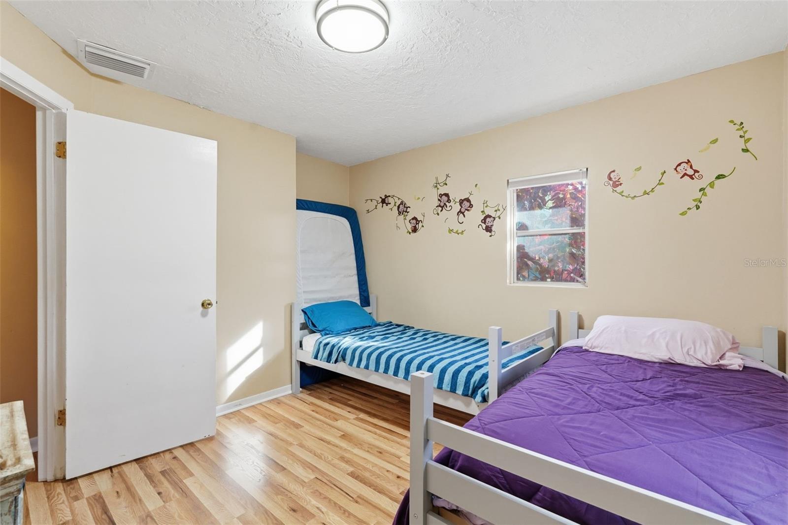 HILLCREST ESTATES - Residential Lease