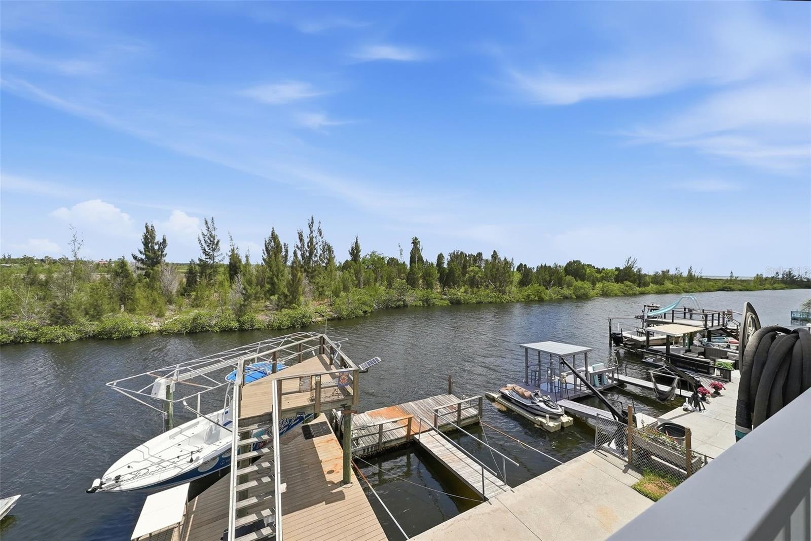 SIGNAL COVE - Residential