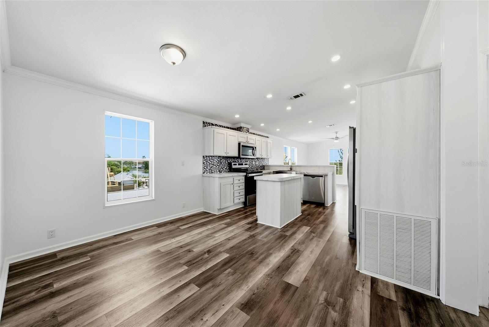 SIGNAL COVE - Residential