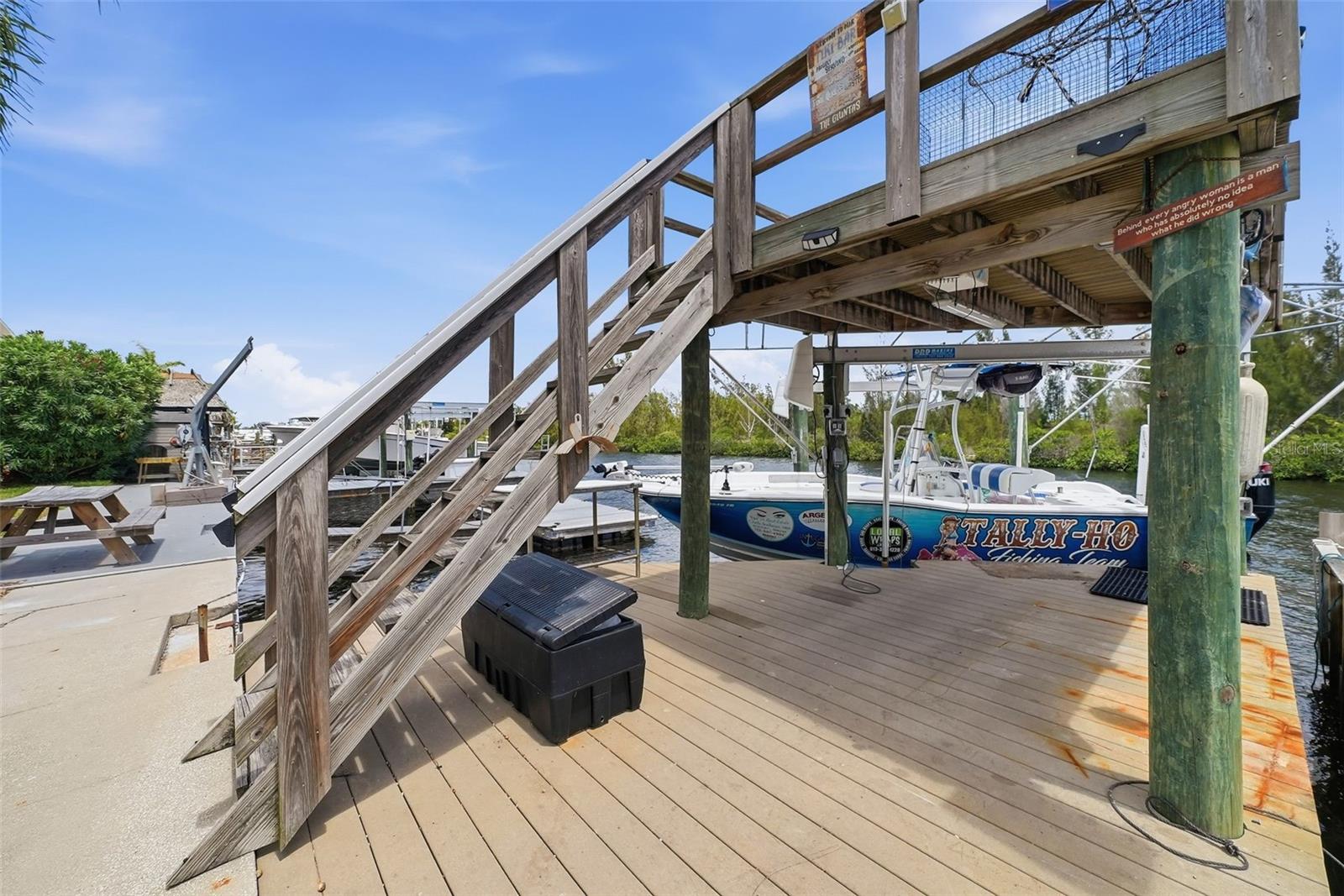 SIGNAL COVE - Residential