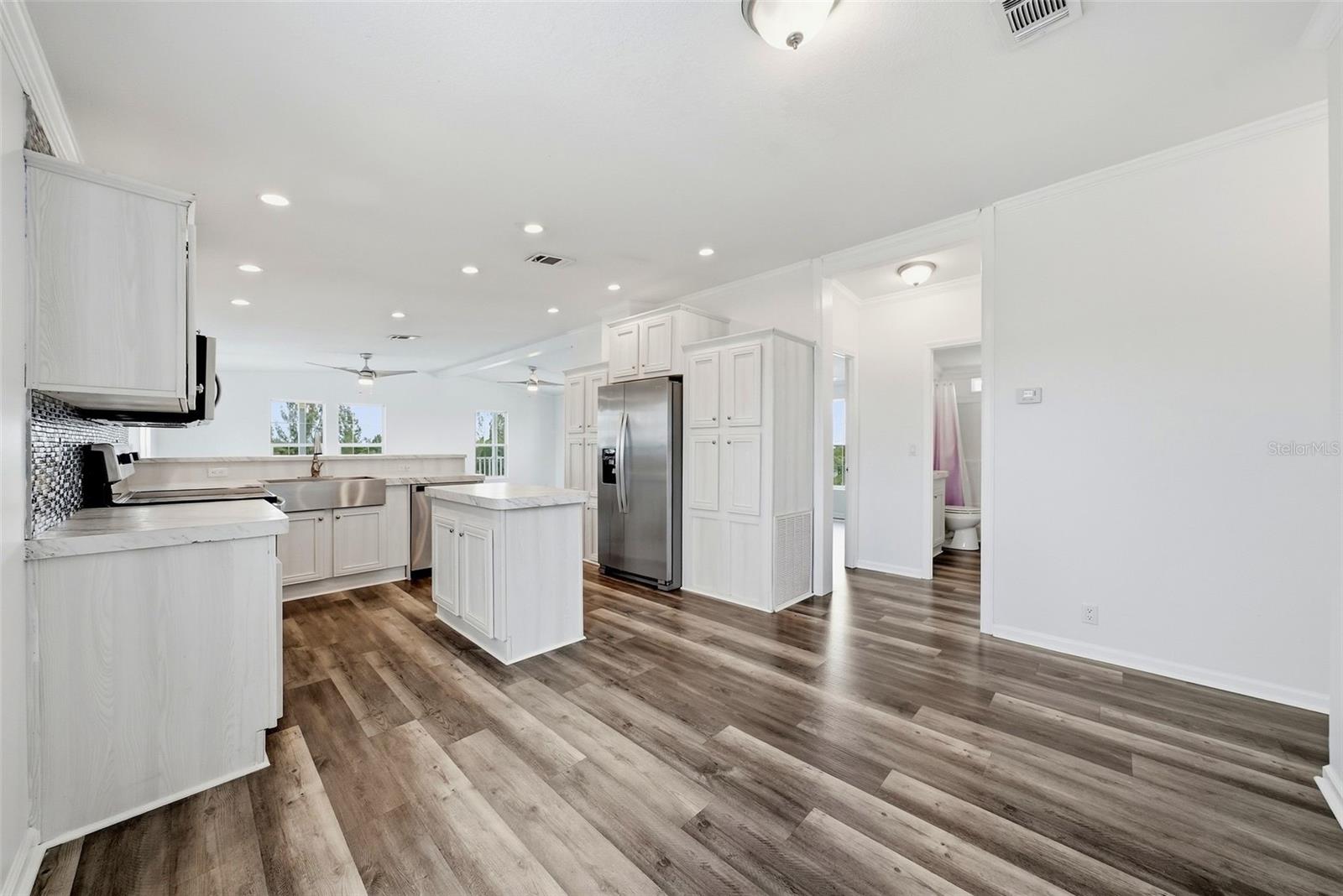 SIGNAL COVE - Residential