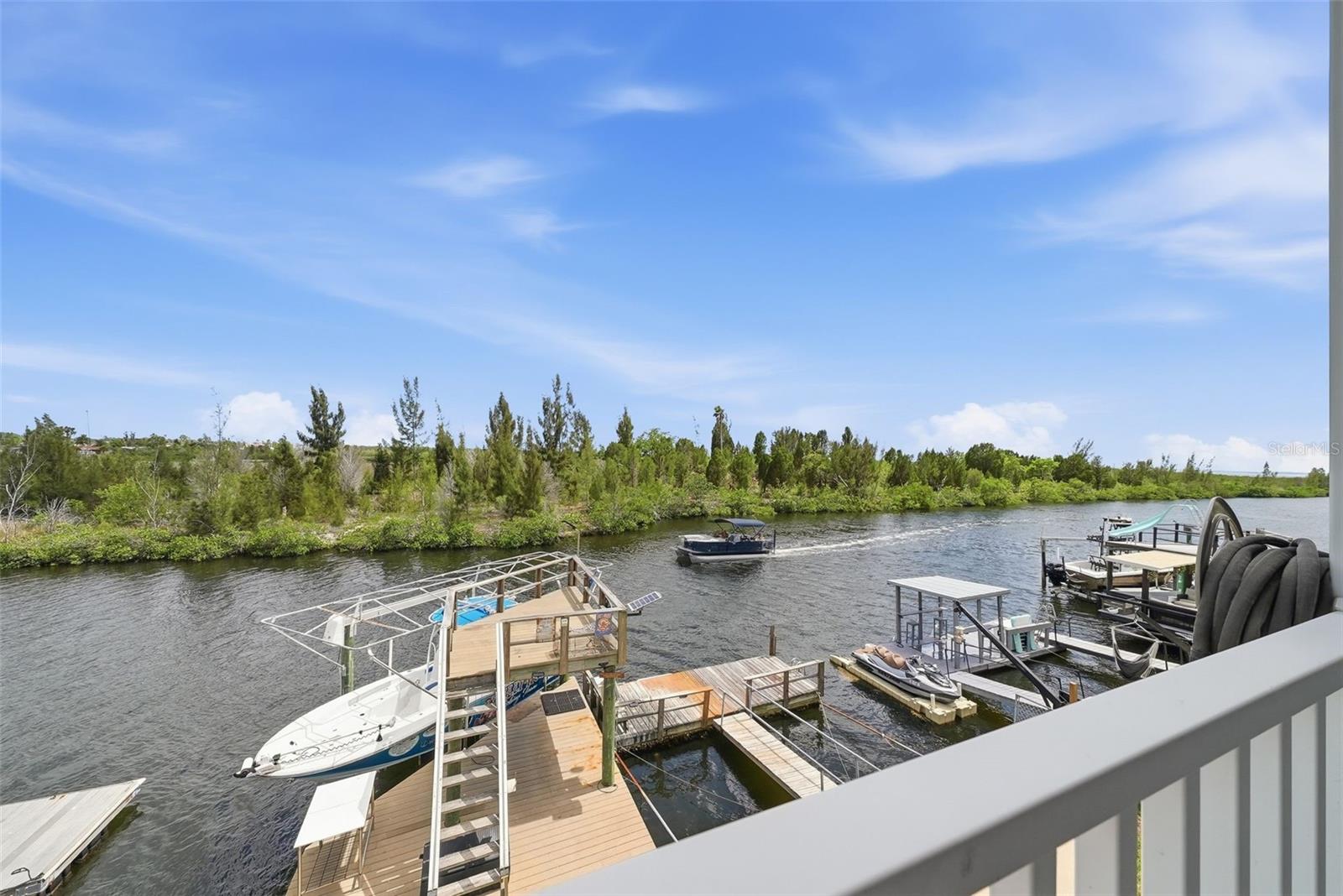 SIGNAL COVE - Residential