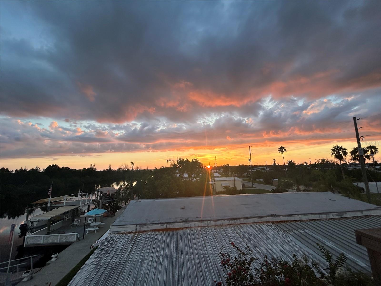 SIGNAL COVE - Residential