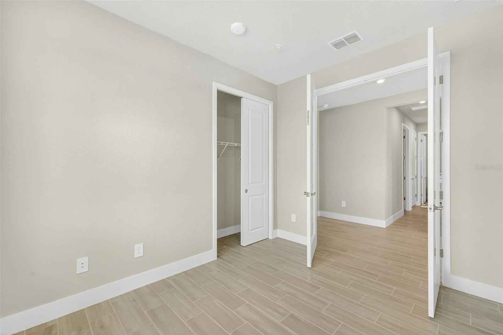LAKESPUR AT WELLEN PARK - Residential