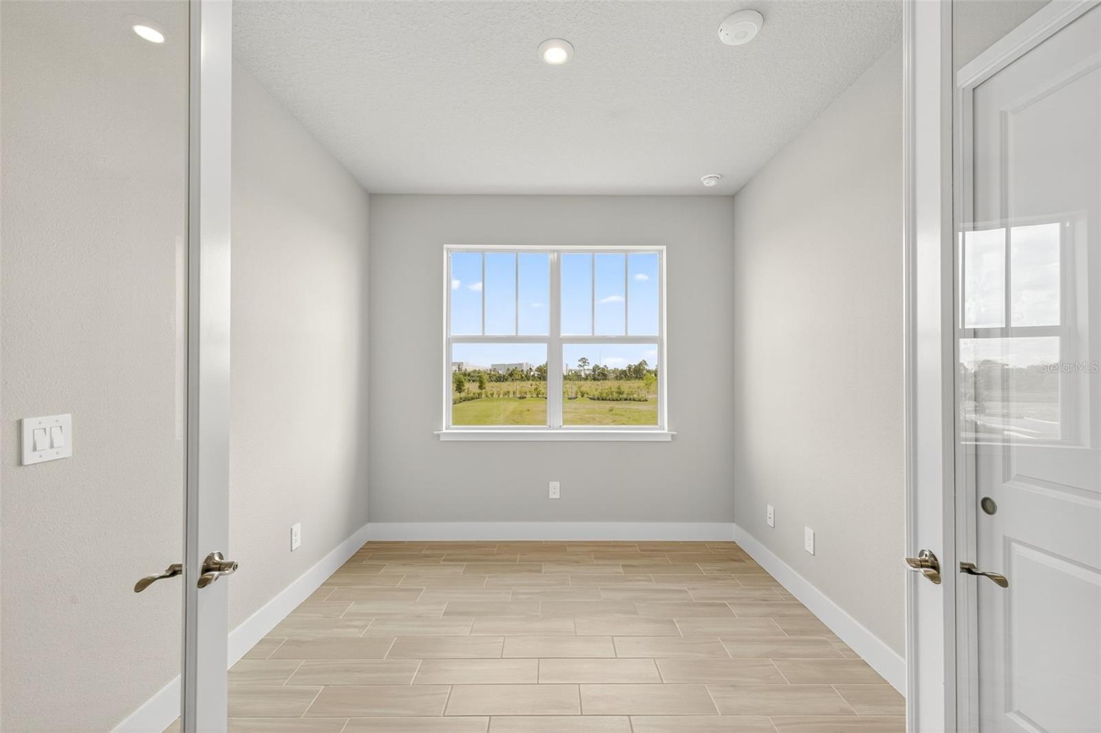 LAKESPUR AT WELLEN PARK - Residential
