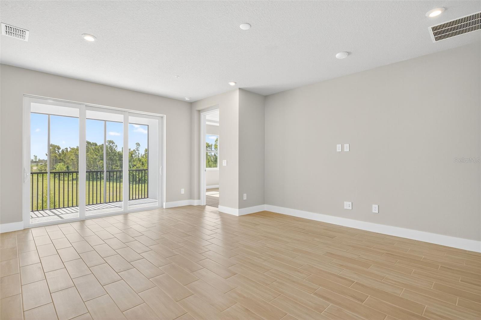 LAKESPUR AT WELLEN PARK - Residential