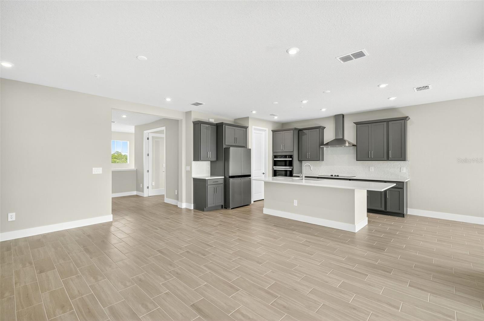 LAKESPUR AT WELLEN PARK - Residential