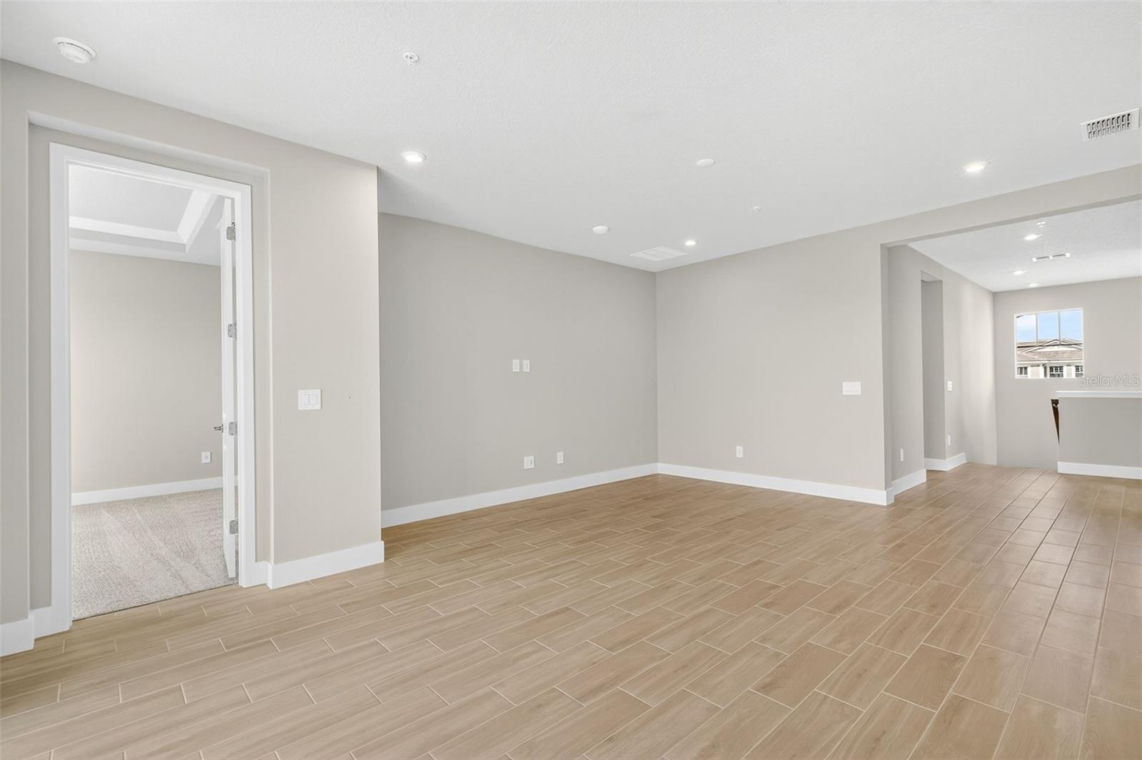 LAKESPUR AT WELLEN PARK - Residential