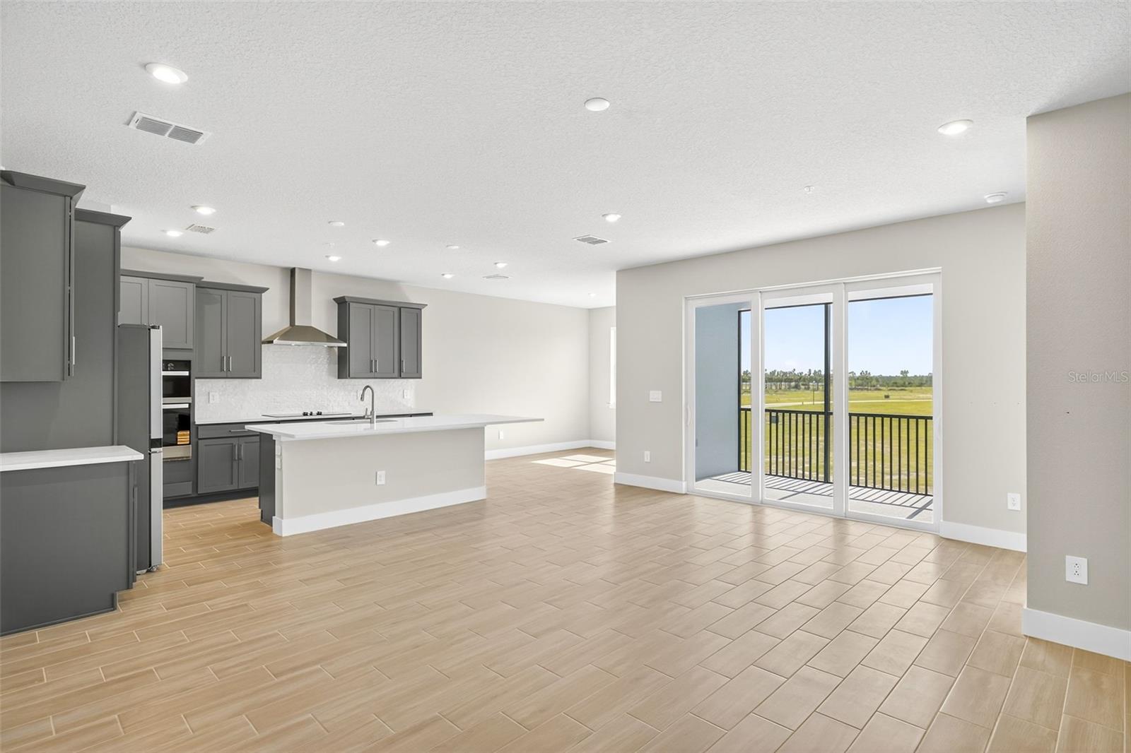 LAKESPUR AT WELLEN PARK - Residential