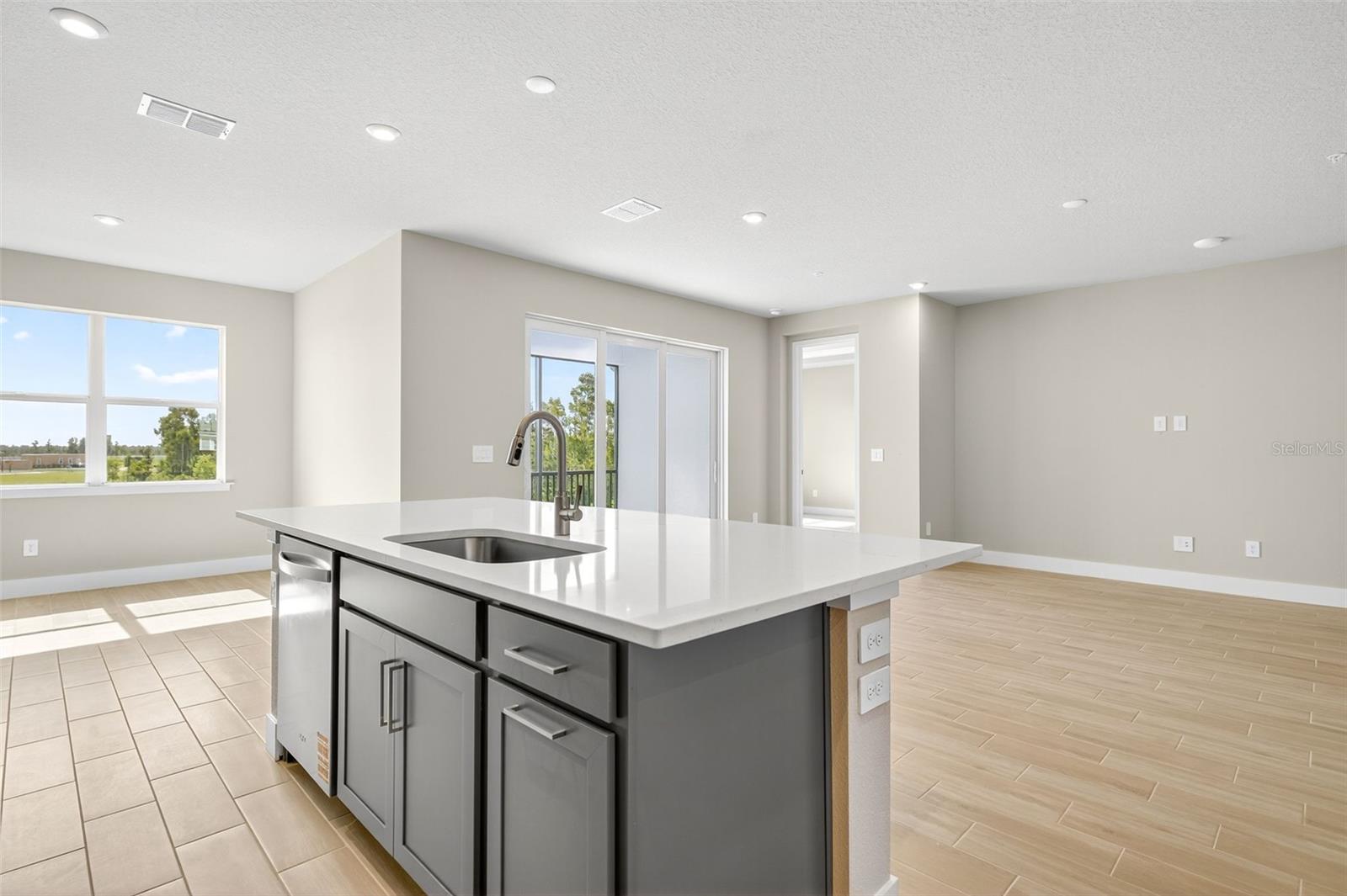 LAKESPUR AT WELLEN PARK - Residential