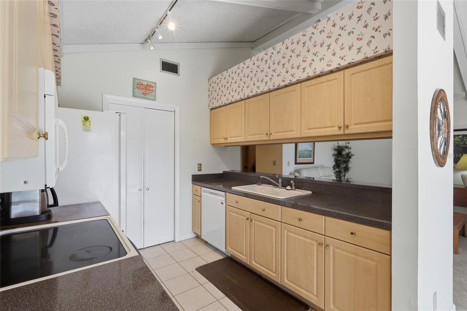 TOWN 'N COUNTRY PARK SECTION 9 UNIT 11-A - Residential