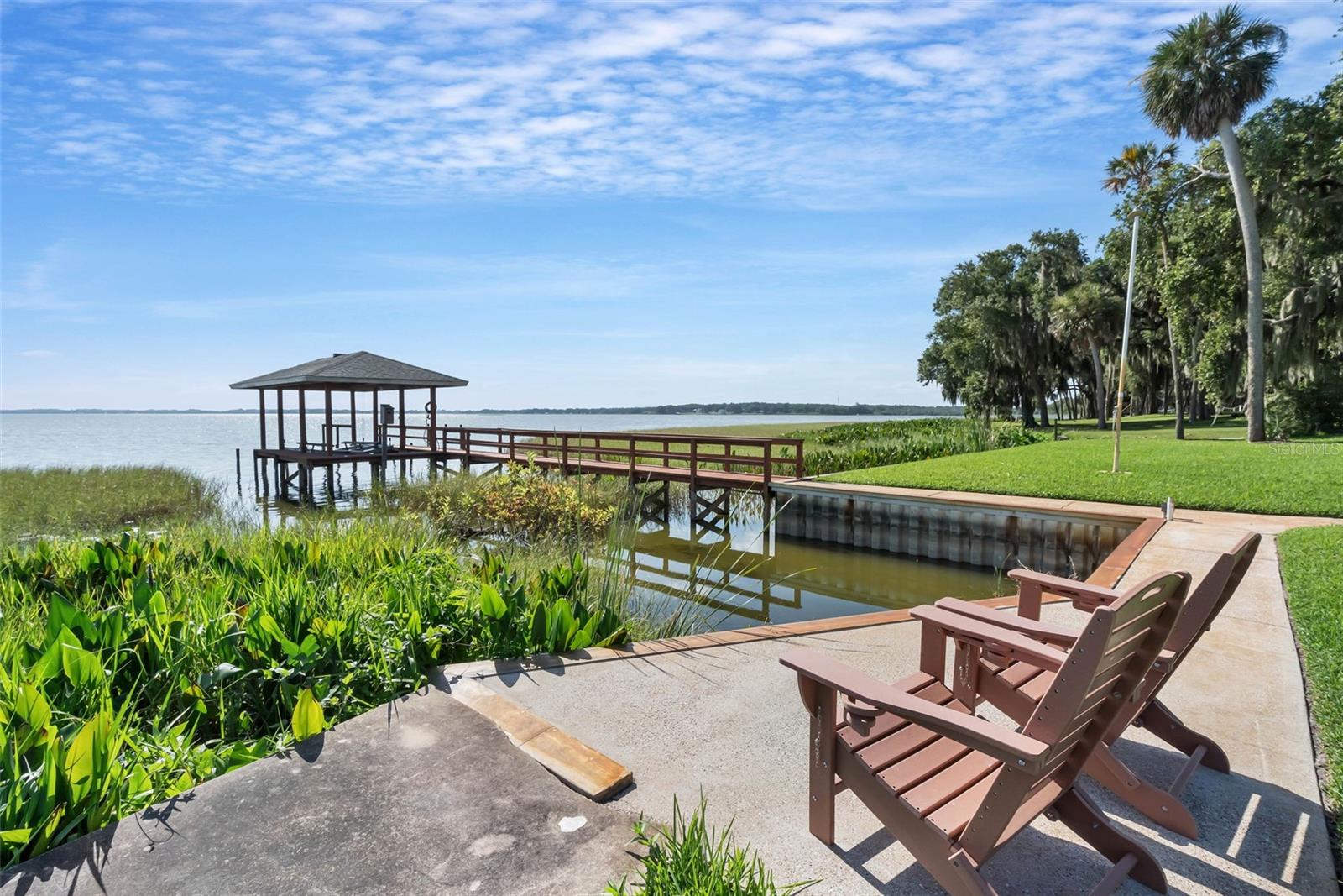 BEVERLY SHORES - Residential