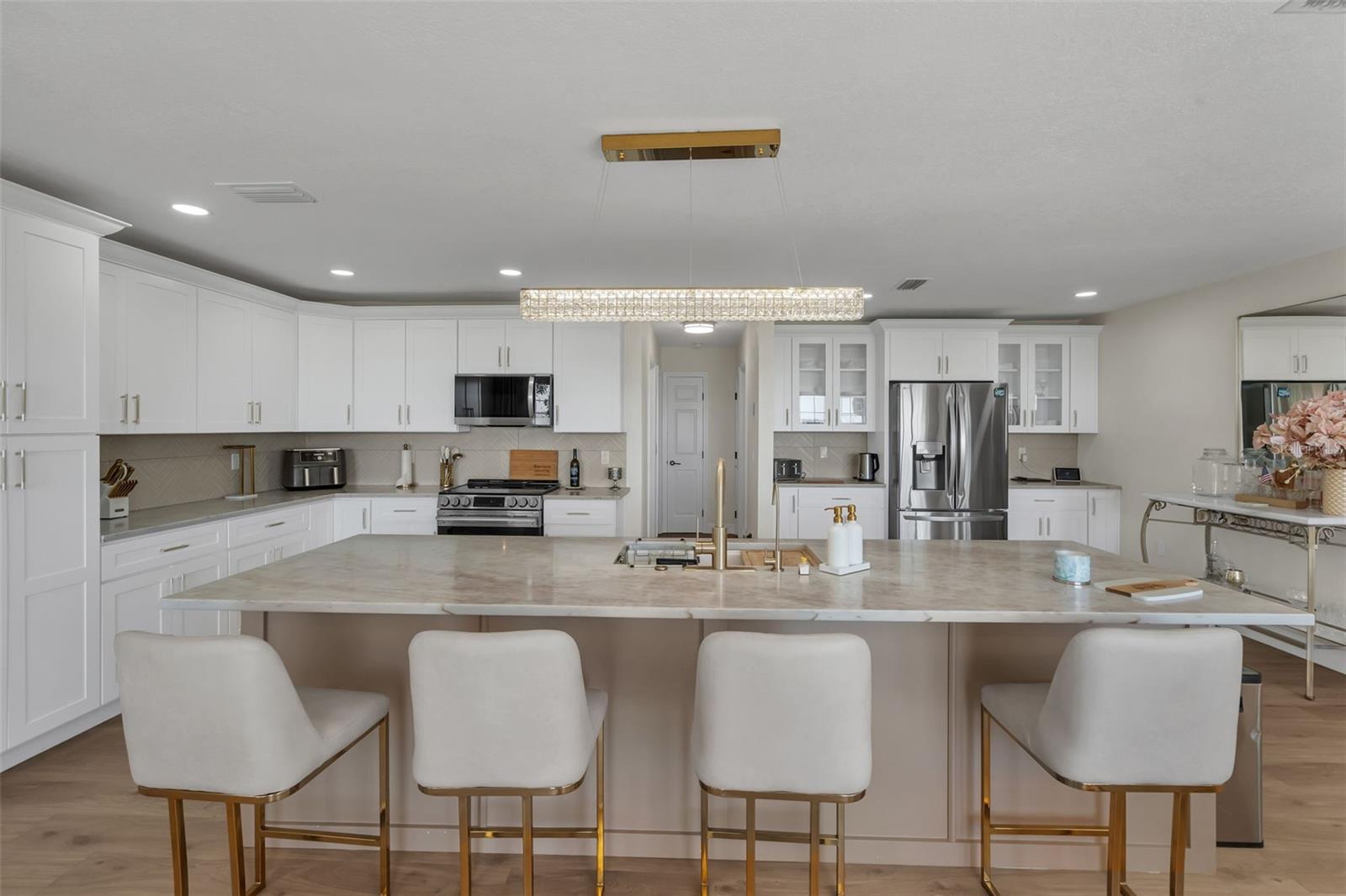 BEVERLY SHORES - Residential