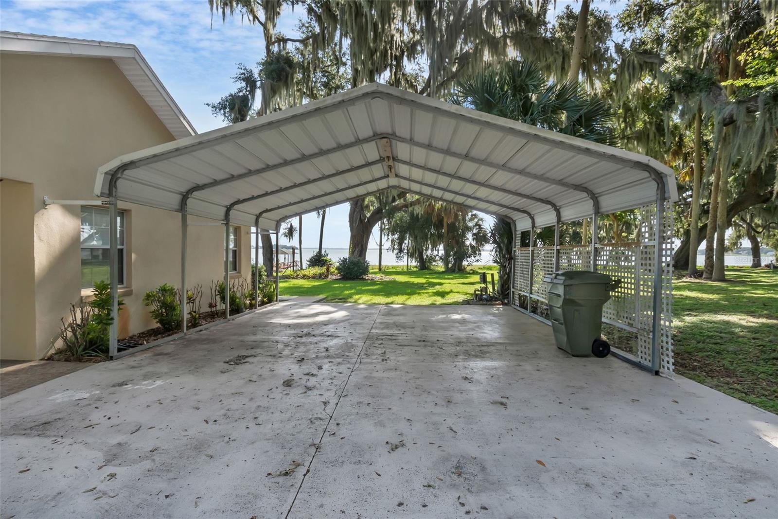 BEVERLY SHORES - Residential
