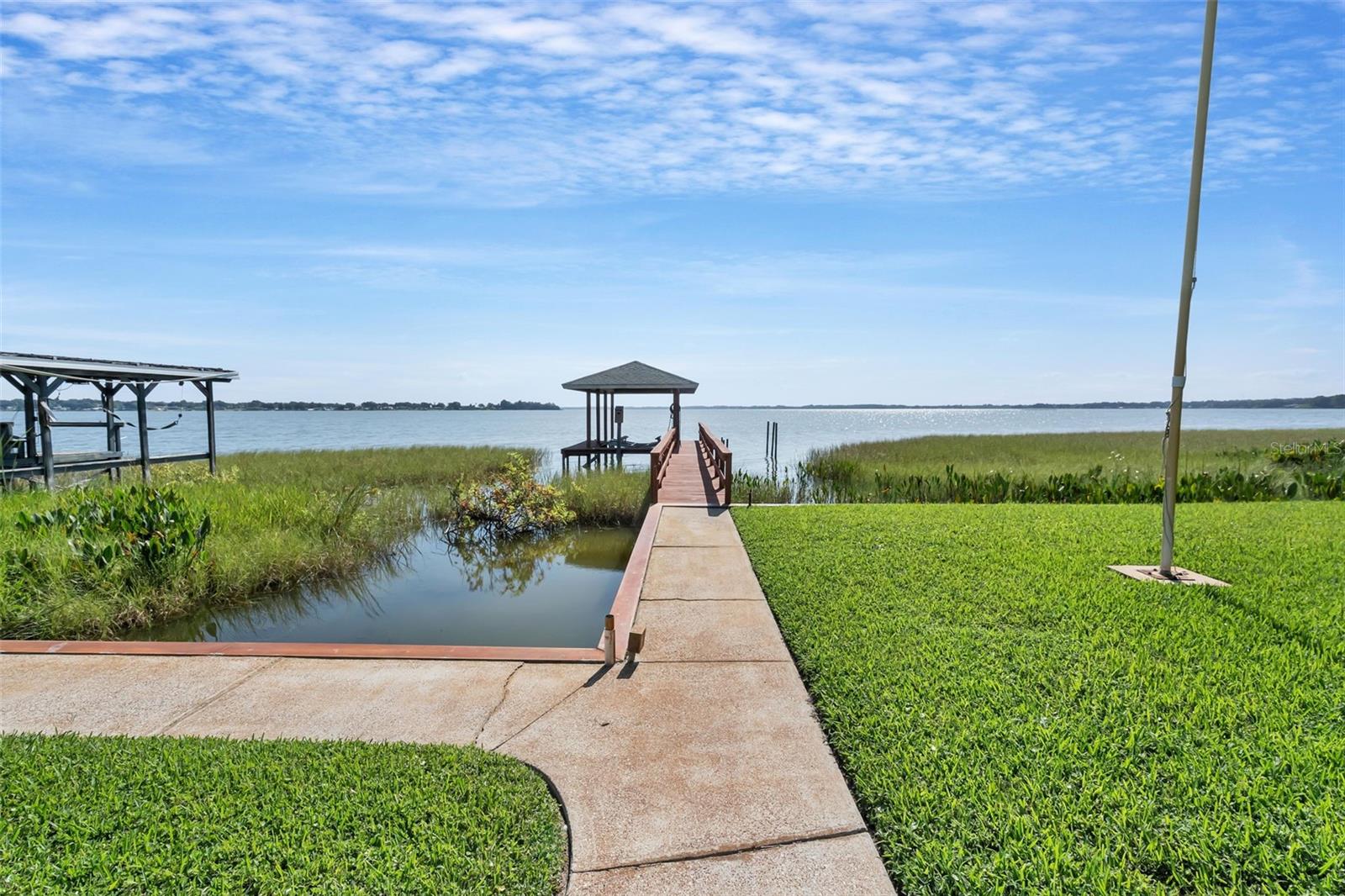 BEVERLY SHORES - Residential