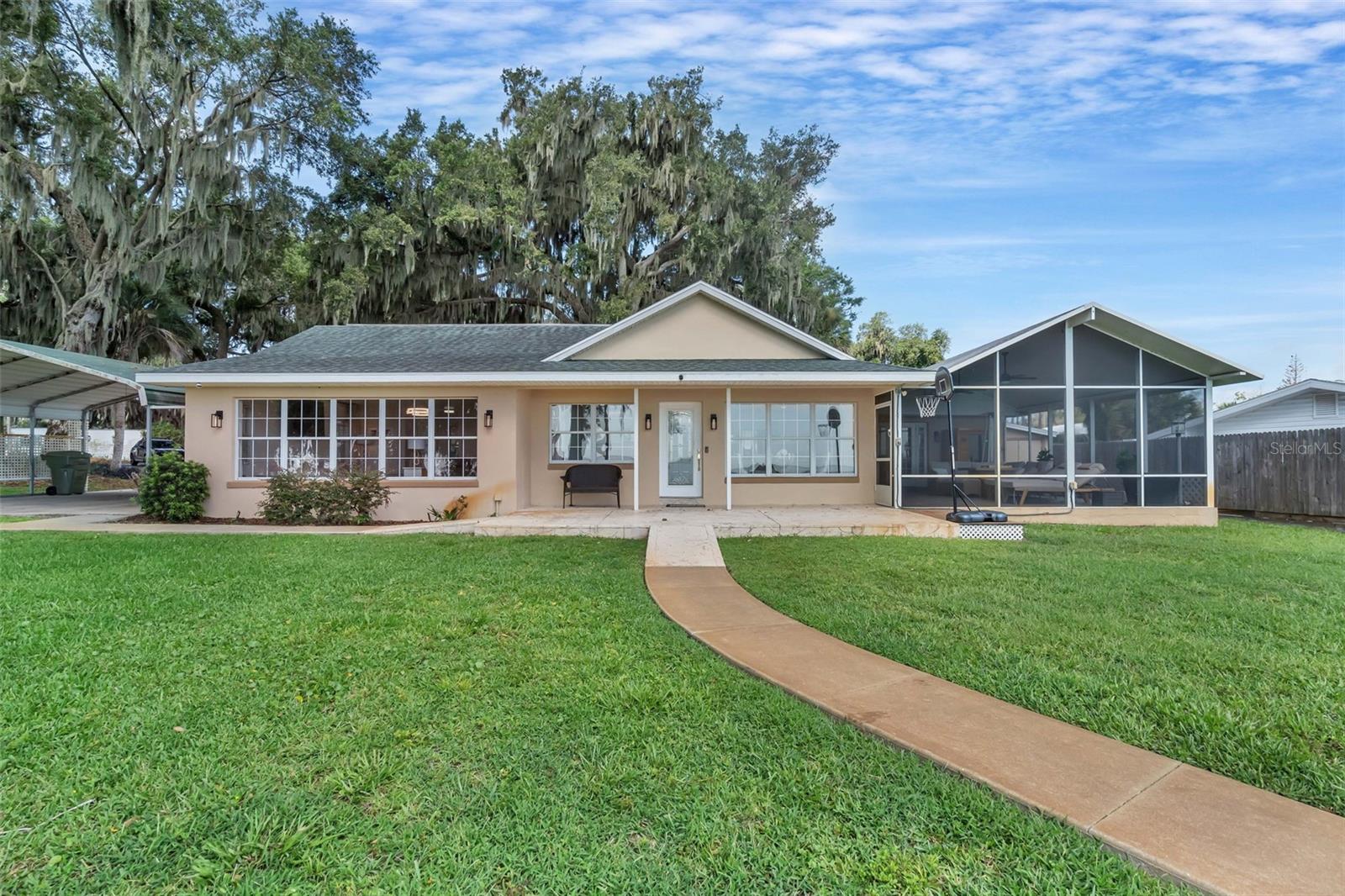 BEVERLY SHORES - Residential