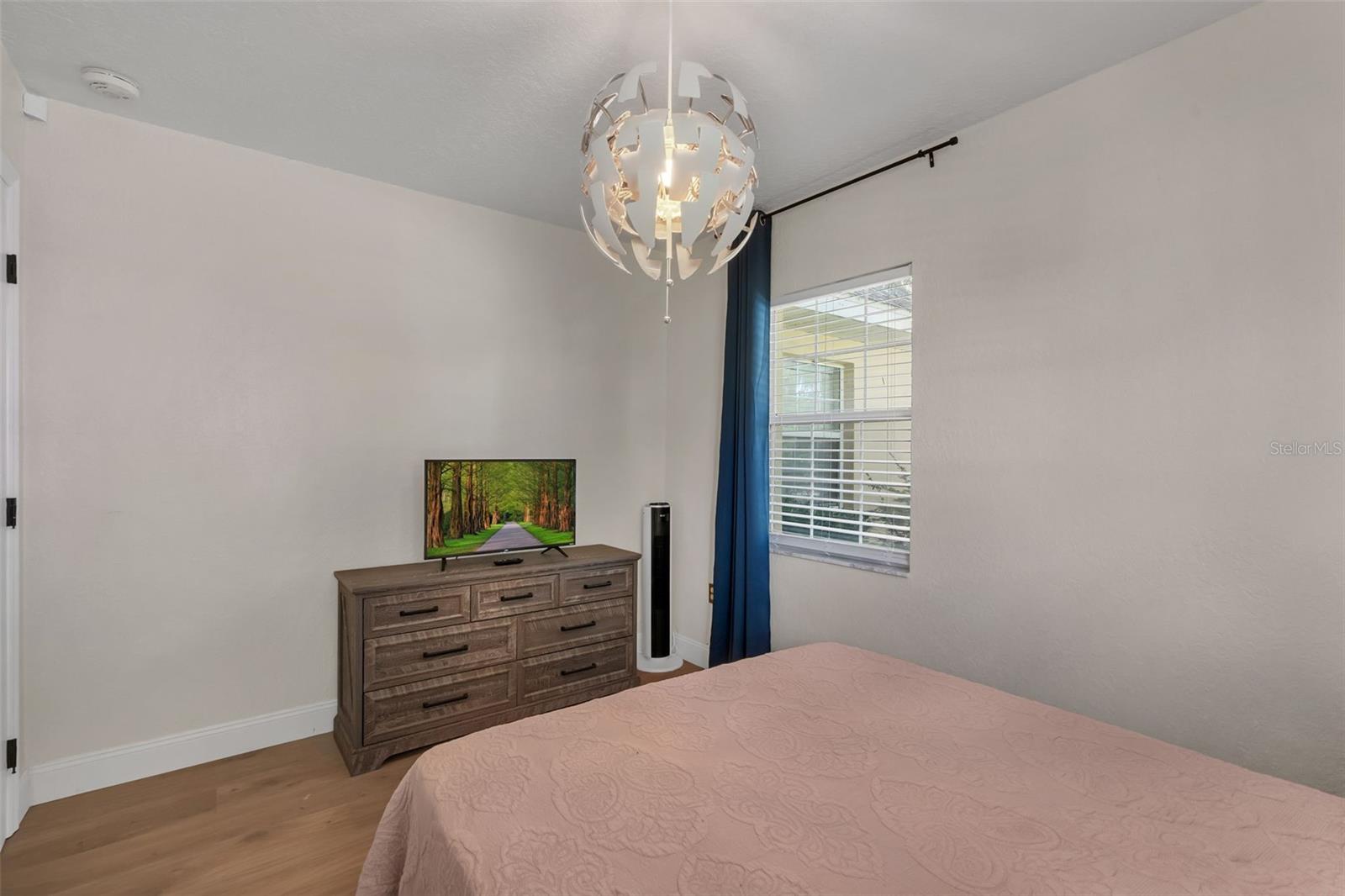 BEVERLY SHORES - Residential