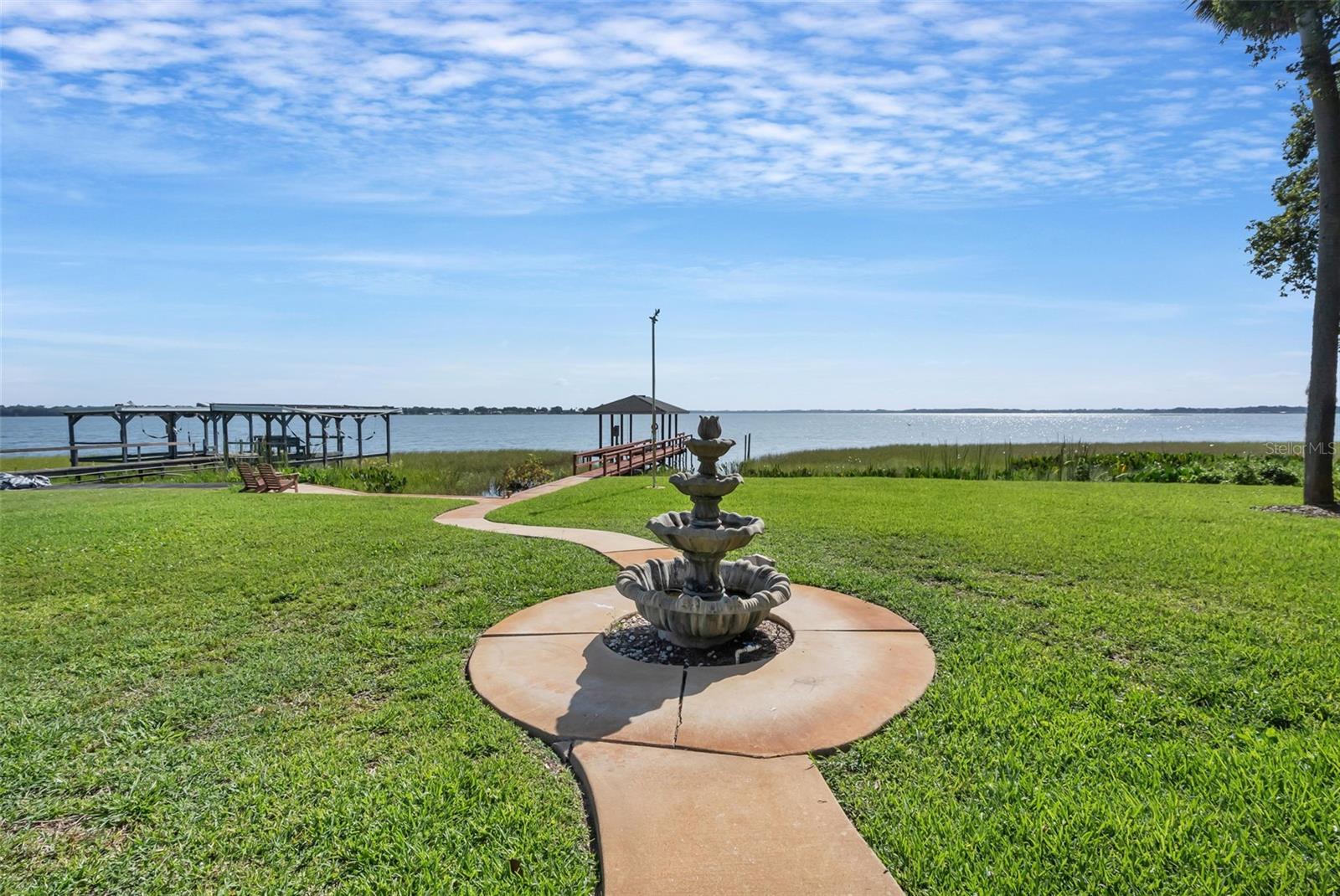 BEVERLY SHORES - Residential