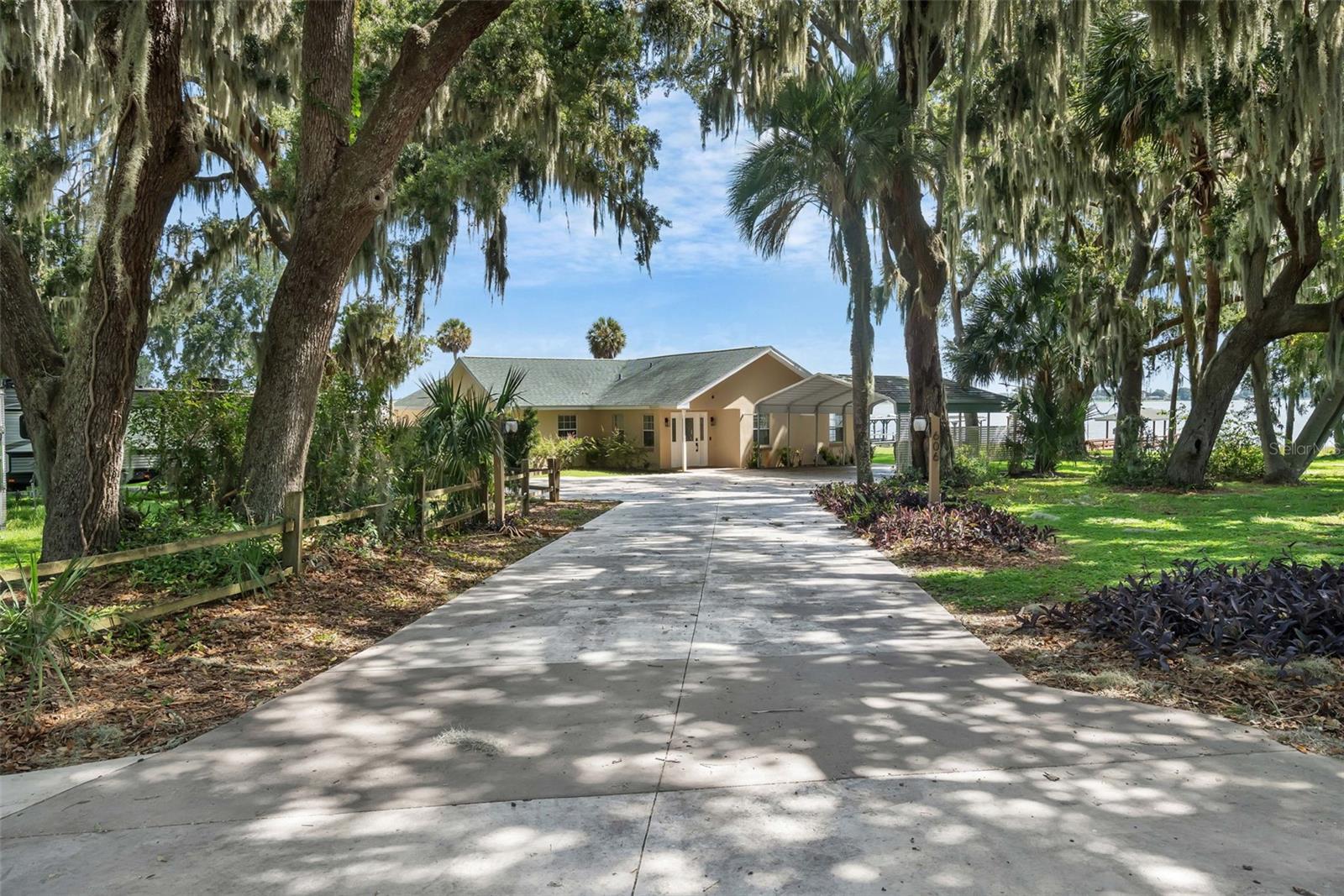 BEVERLY SHORES - Residential