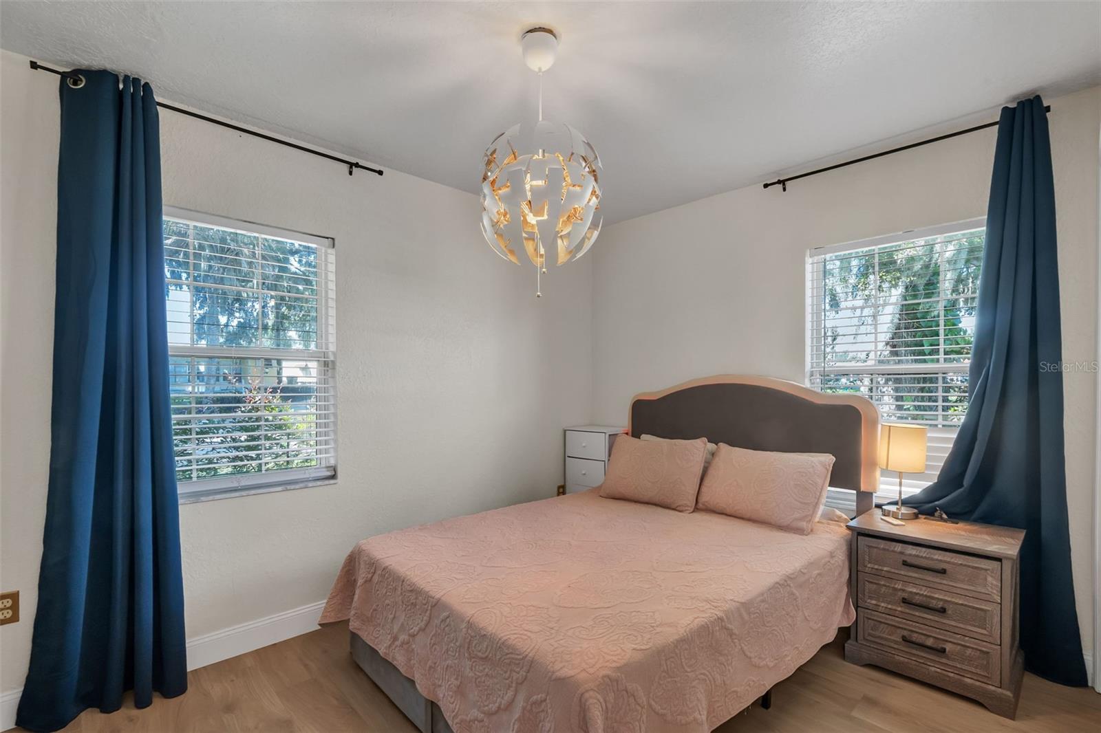 BEVERLY SHORES - Residential