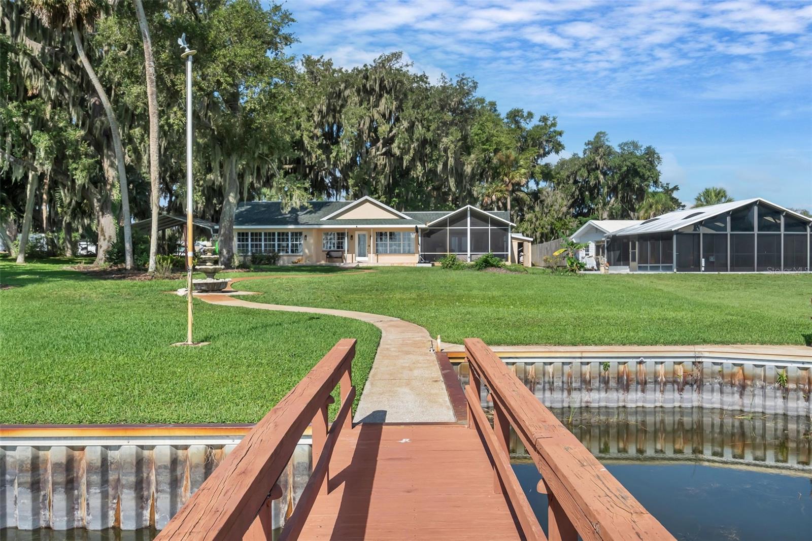 BEVERLY SHORES - Residential