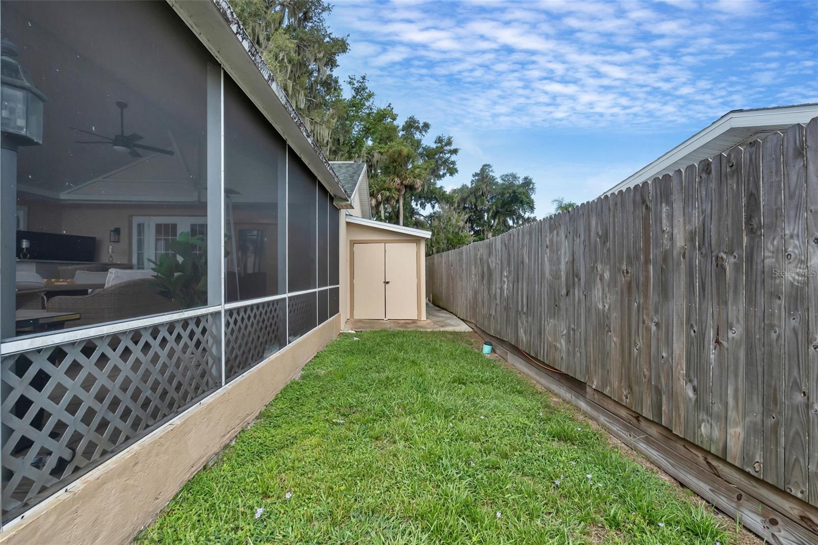 BEVERLY SHORES - Residential