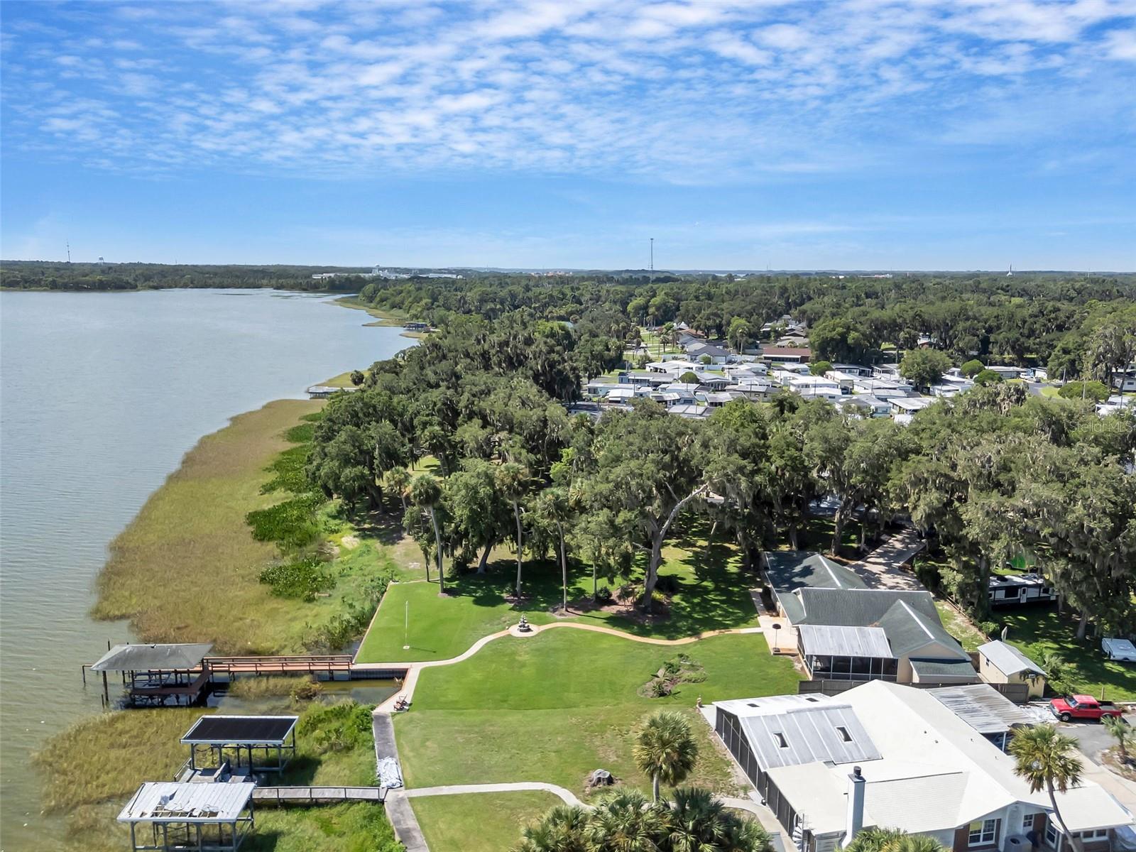 BEVERLY SHORES - Residential