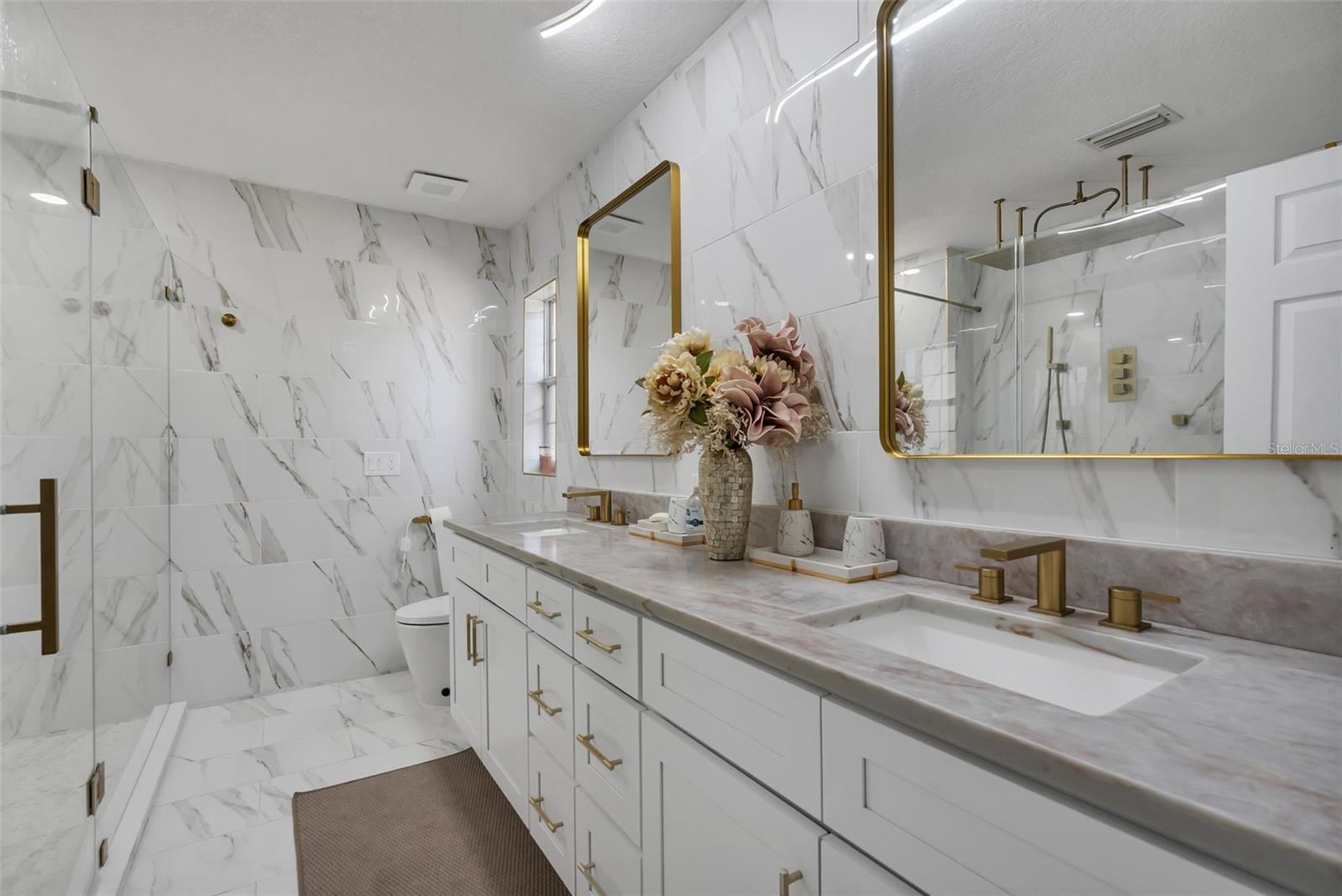 BEVERLY SHORES - Residential