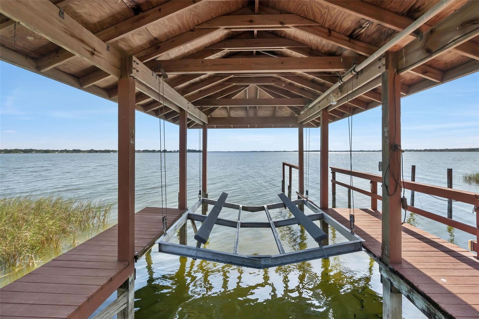BEVERLY SHORES - Residential