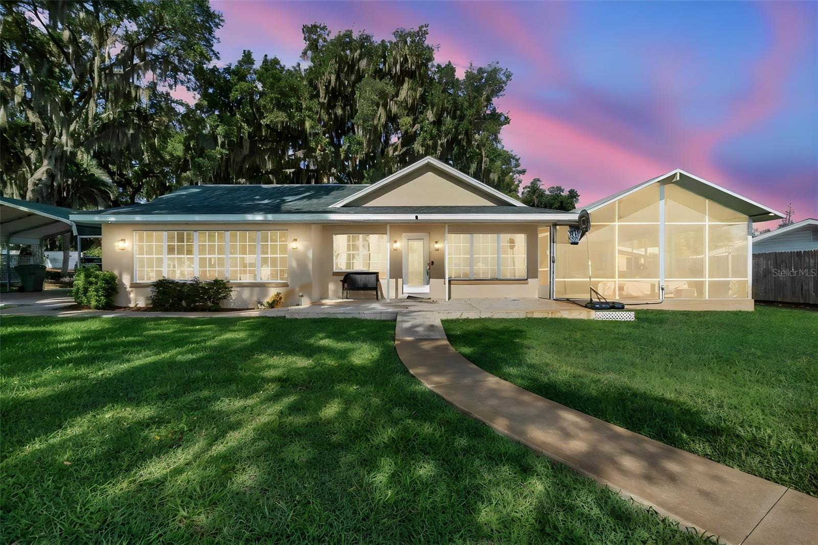 BEVERLY SHORES - Residential