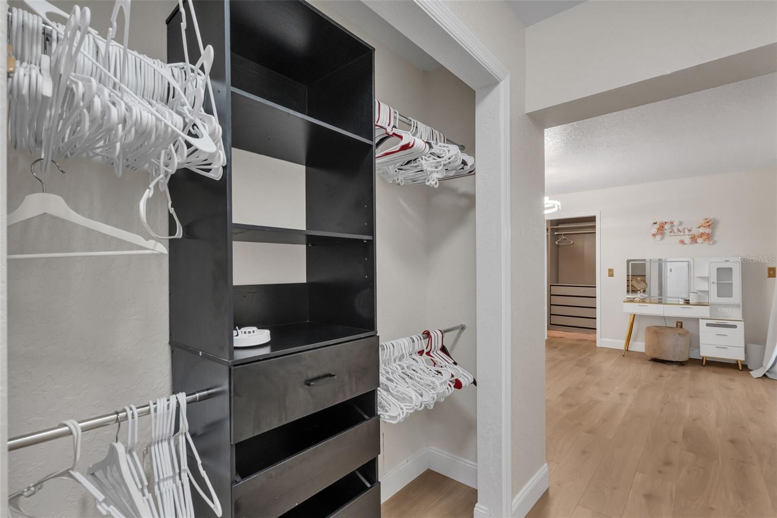 BEVERLY SHORES - Residential
