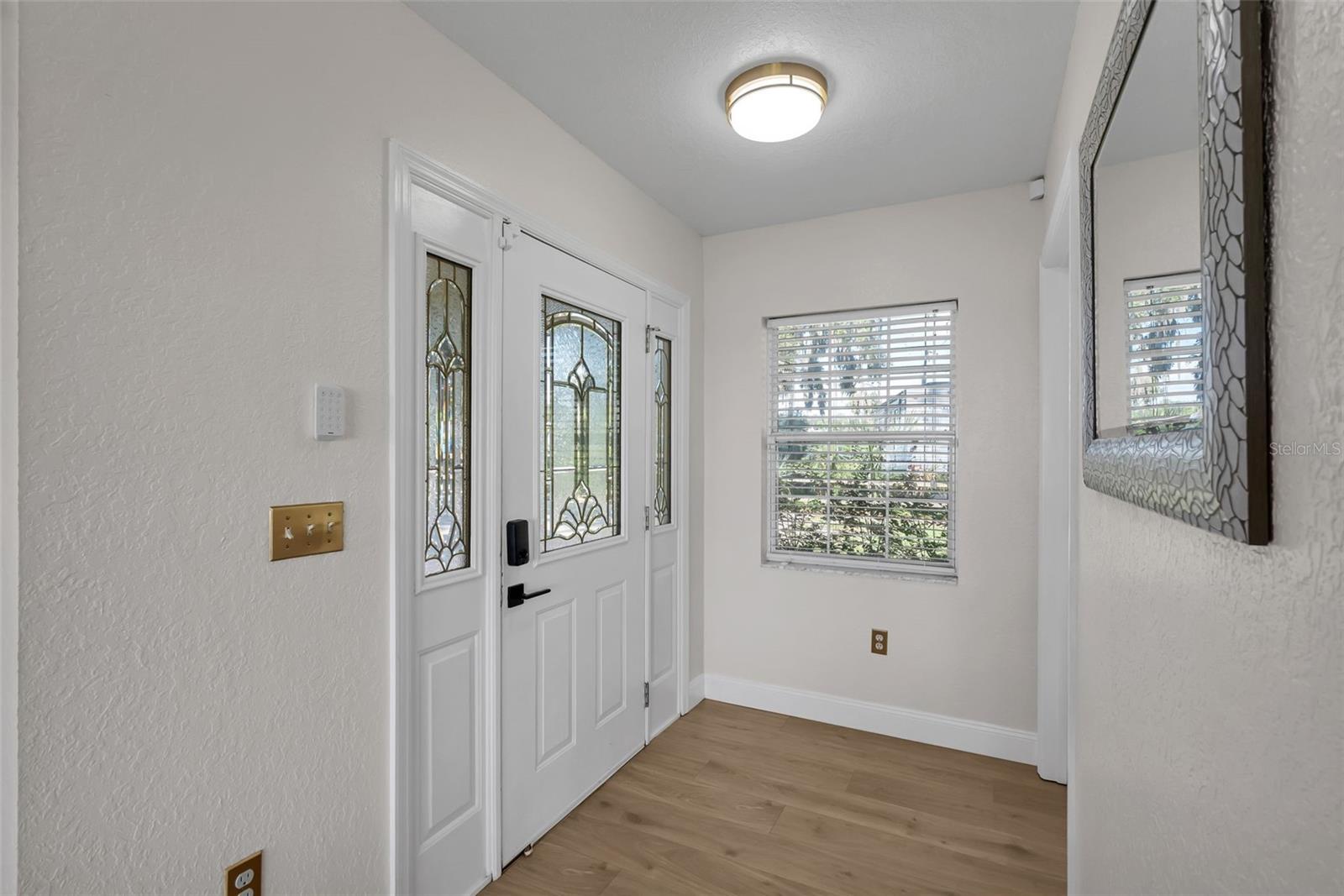 BEVERLY SHORES - Residential