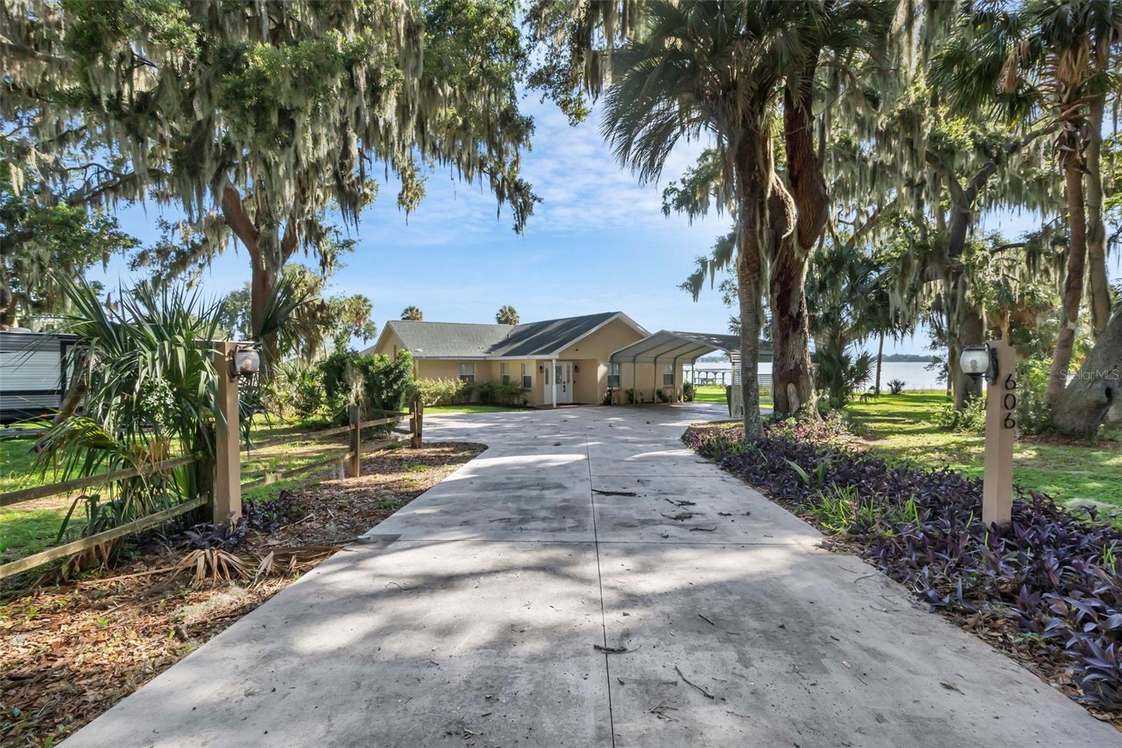 BEVERLY SHORES - Residential
