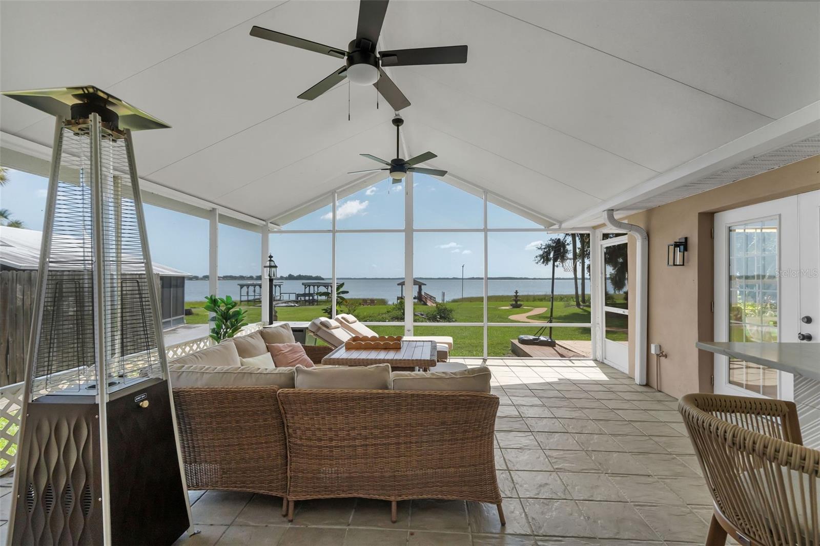 BEVERLY SHORES - Residential